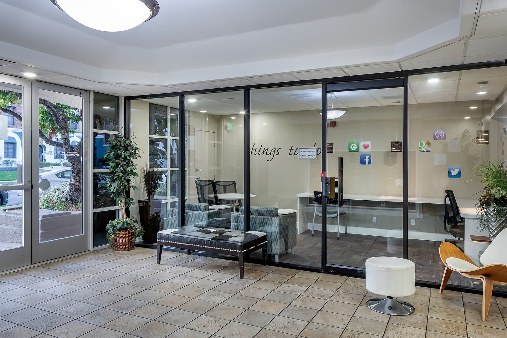 Essex Properties At Miracle Mile 2 of 3