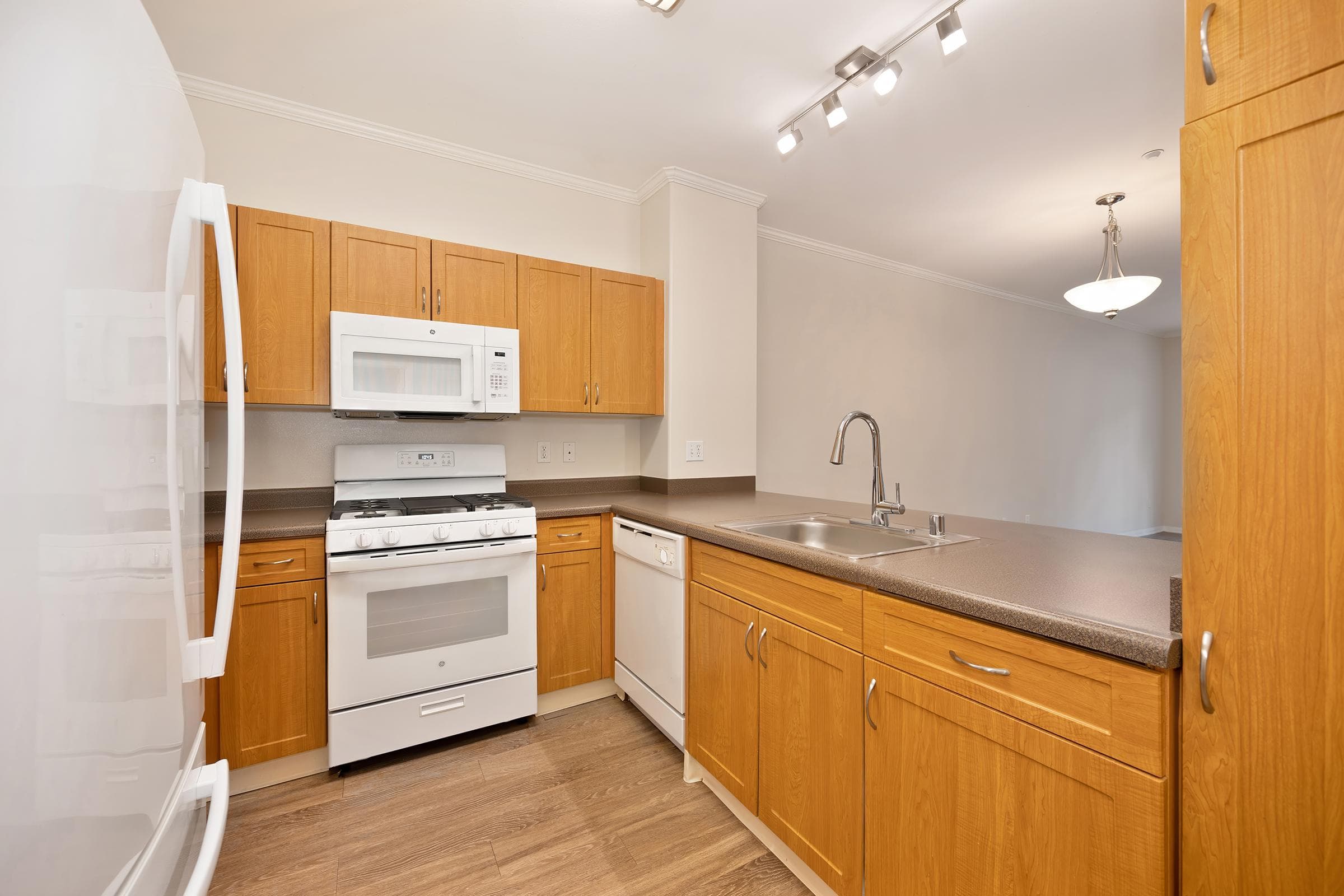 Mission Hills Apartments 4 of 8