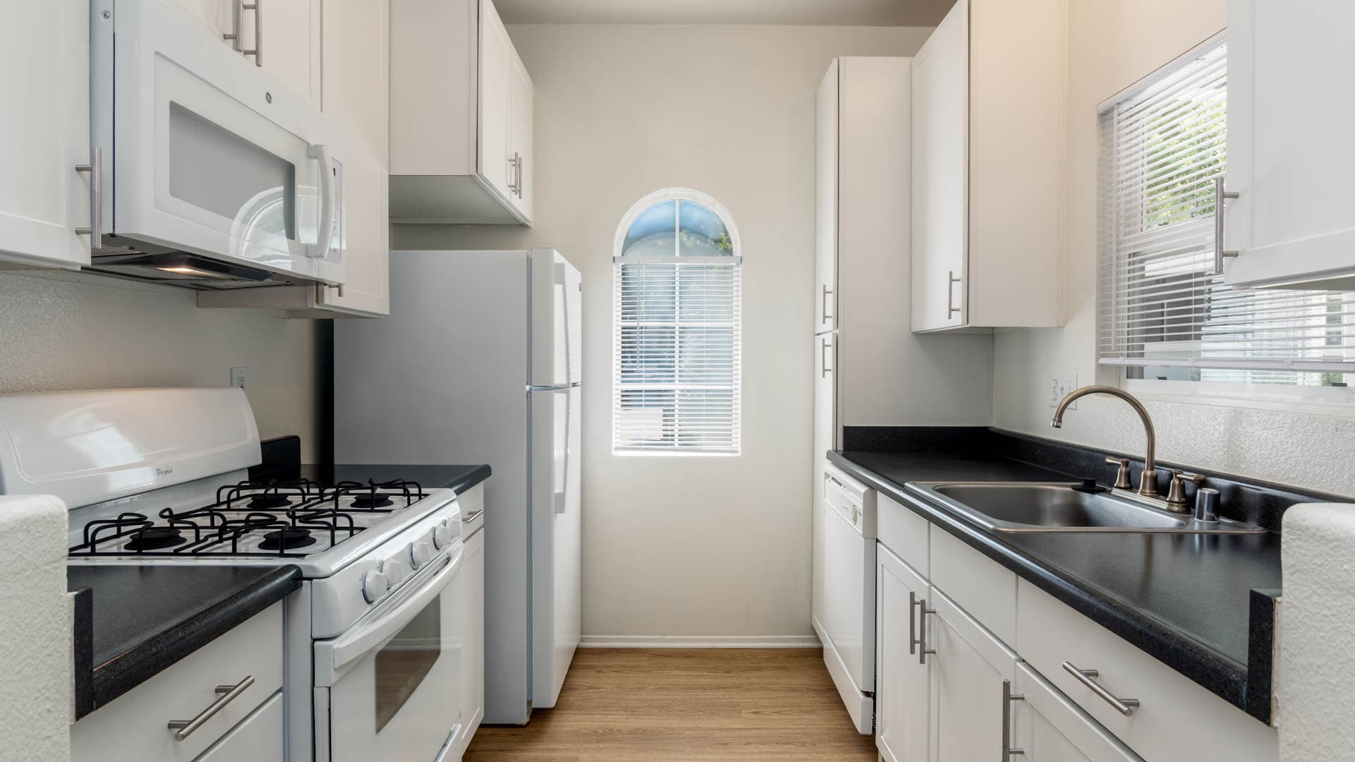 Ridgewood Village Apartments 3 of 8