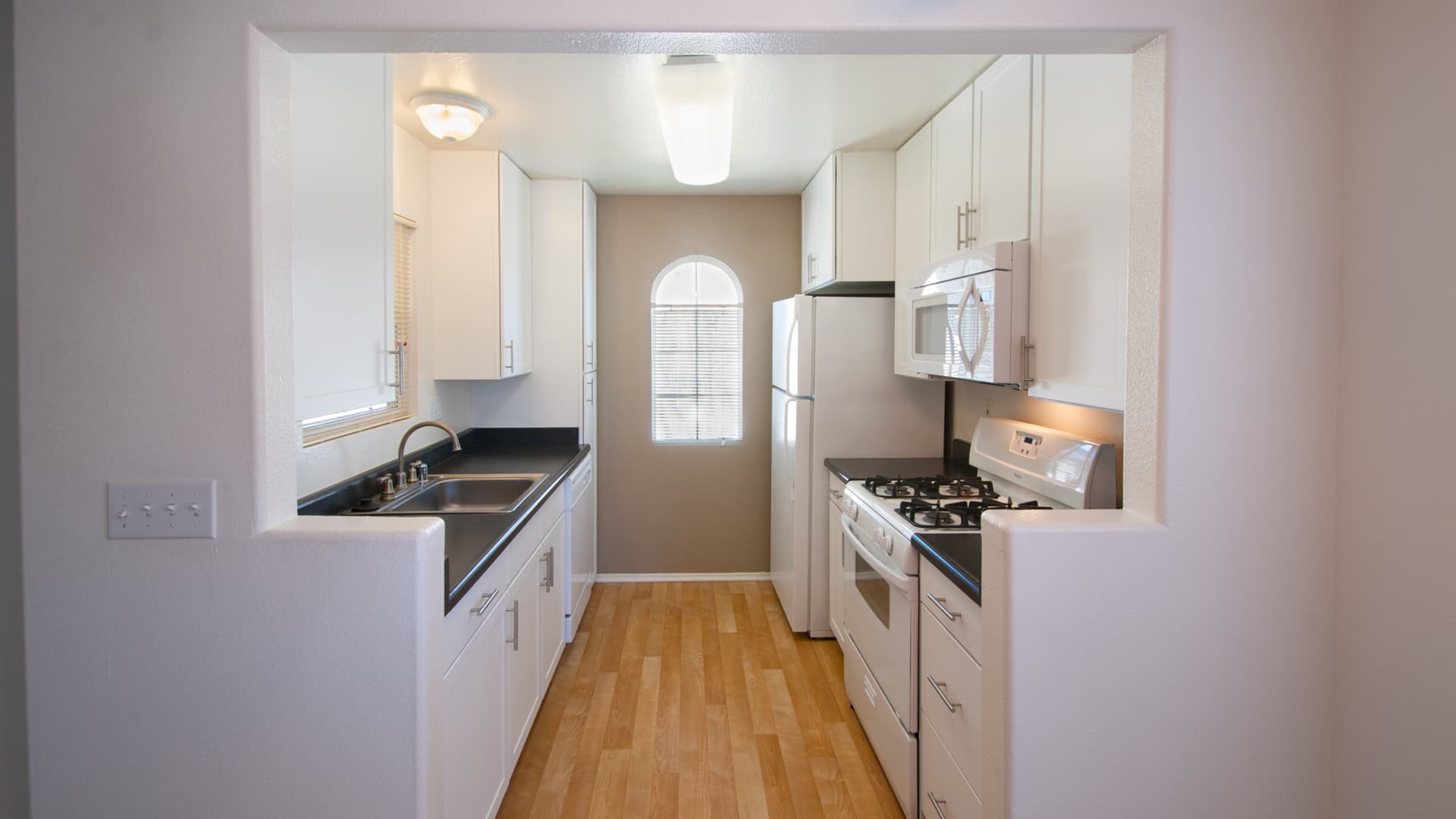 Ridgewood Village Apartments 8 of 17