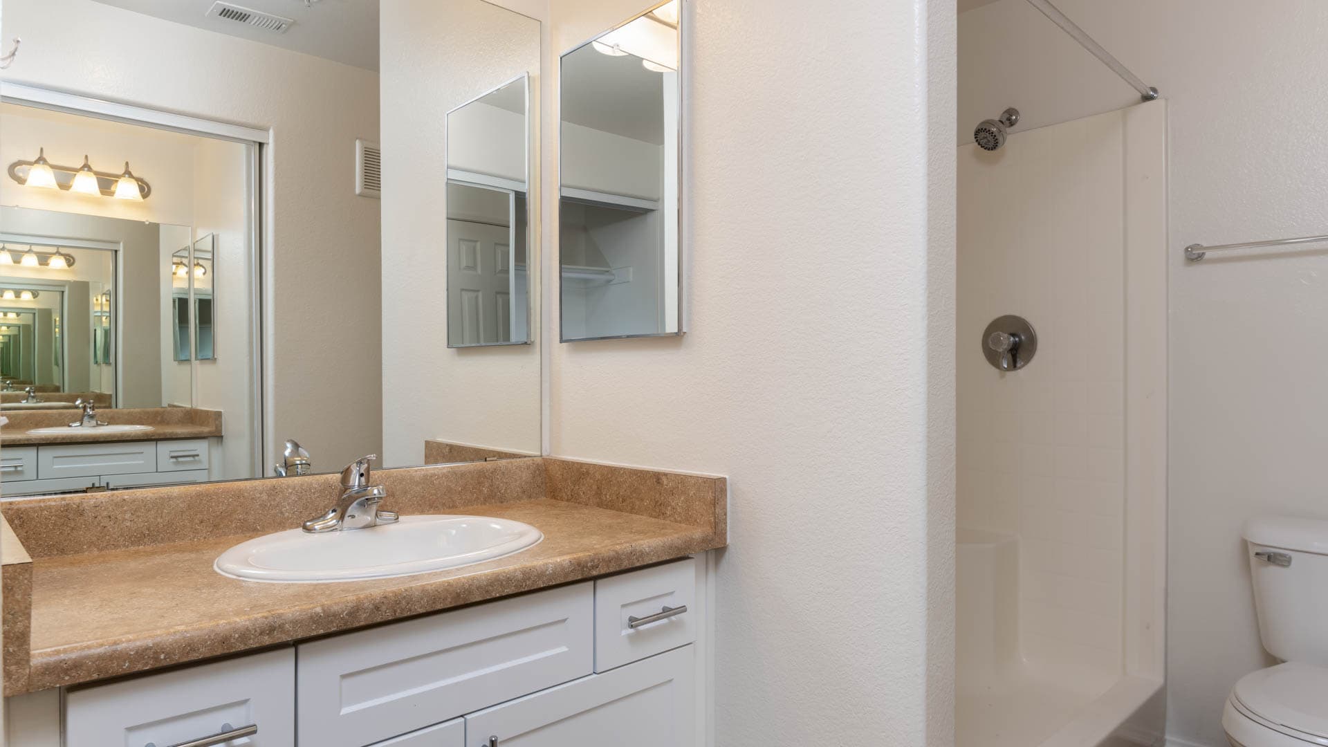 Ridgewood Village Apartments 8 of 14