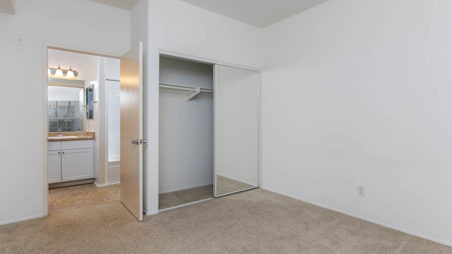 Ridgewood Village Apartments 6 of 10