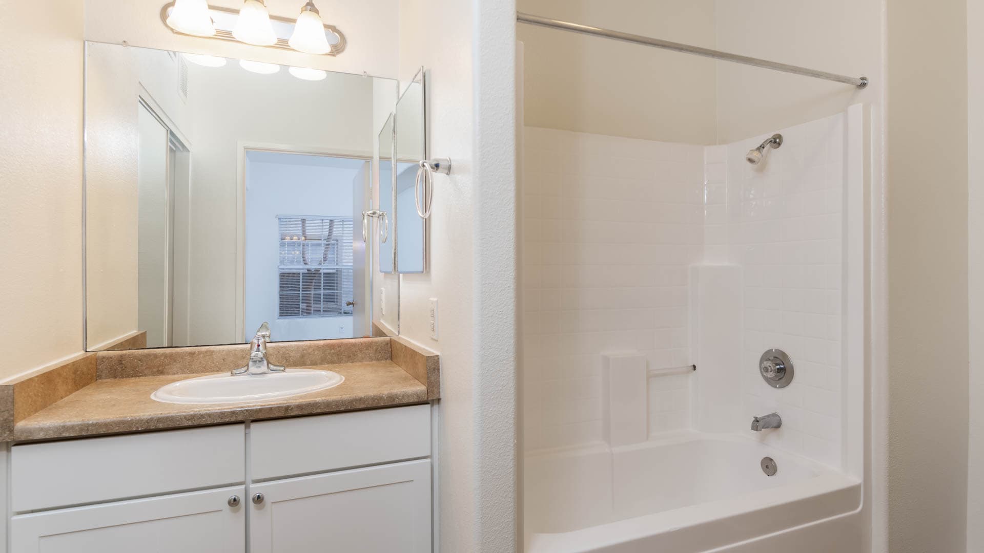 Ridgewood Village Apartments 5 of 10