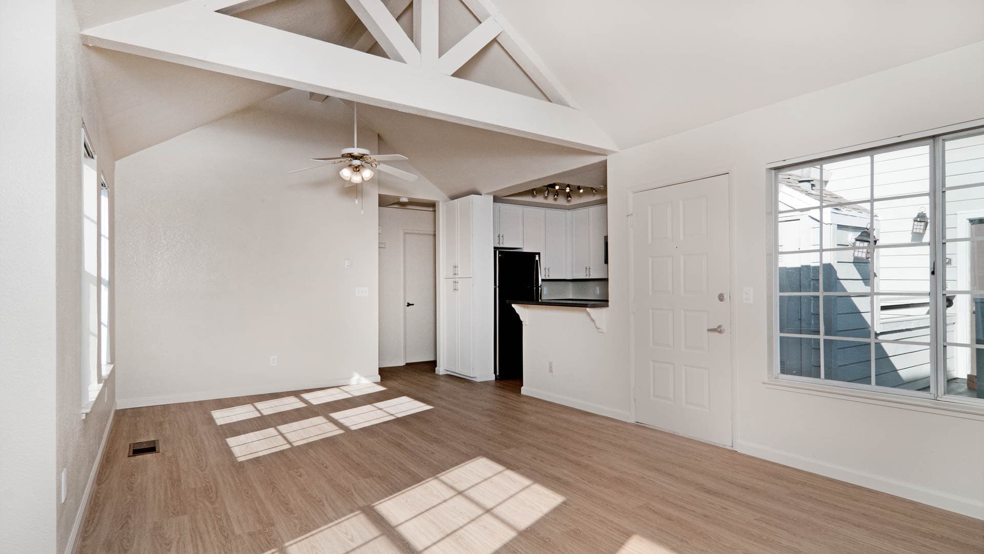 Schooner Bay Apartment Homes 19 of 37