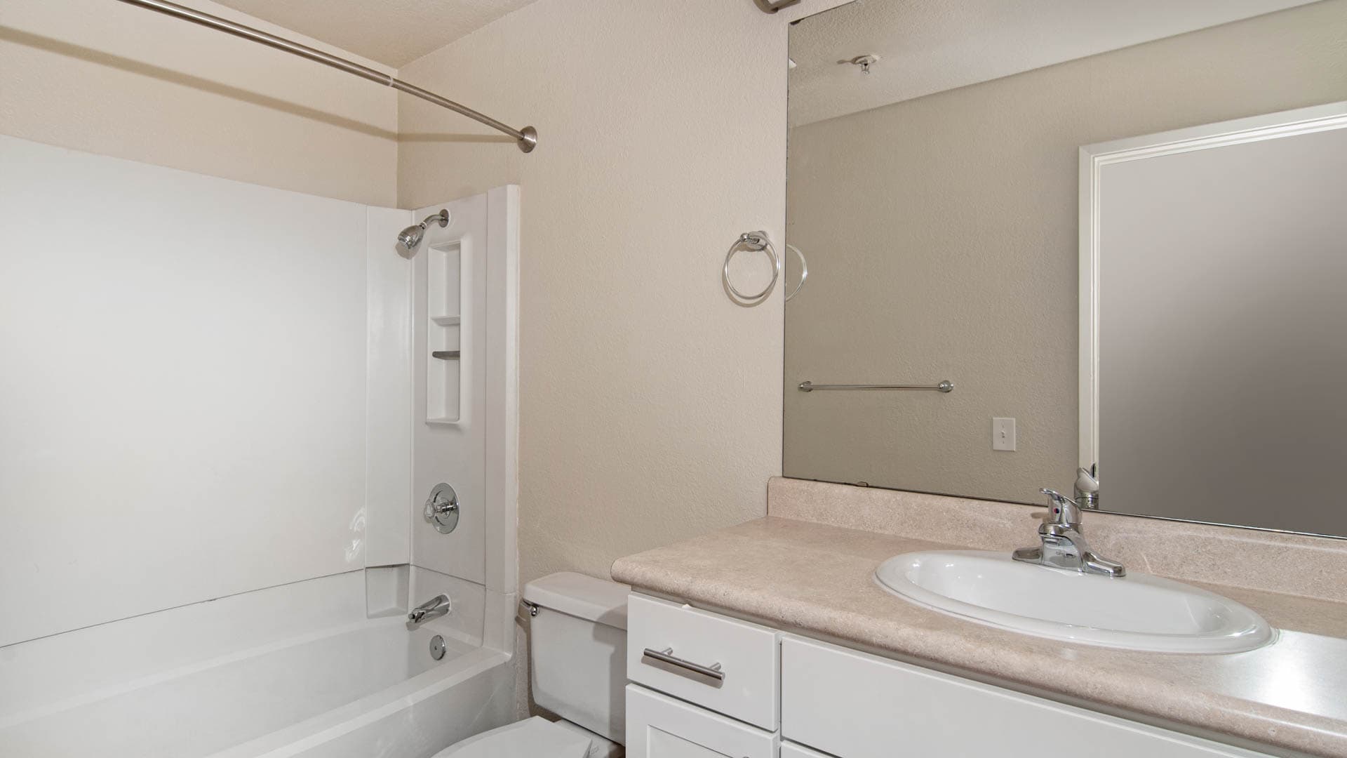 Schooner Bay Apartment Homes 2 of 7