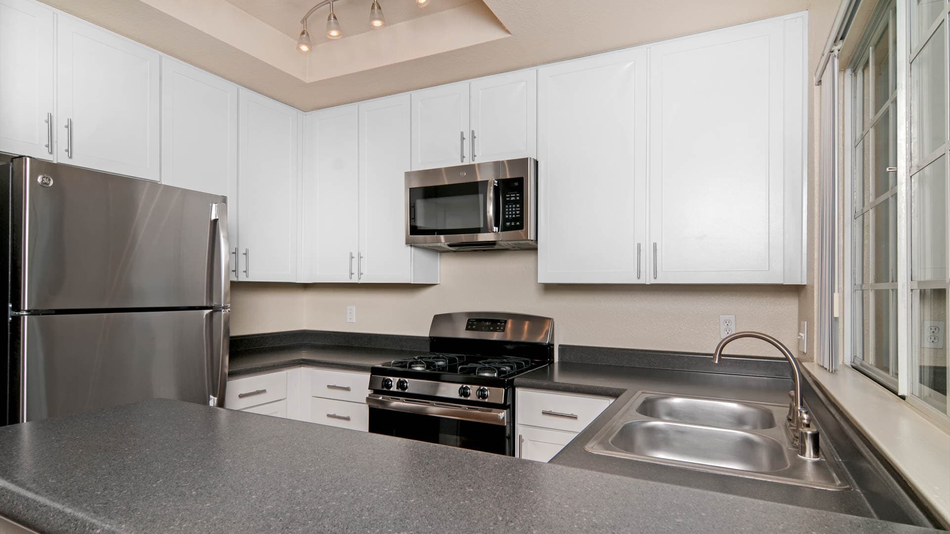 Schooner Bay Apartment Homes 4 of 7