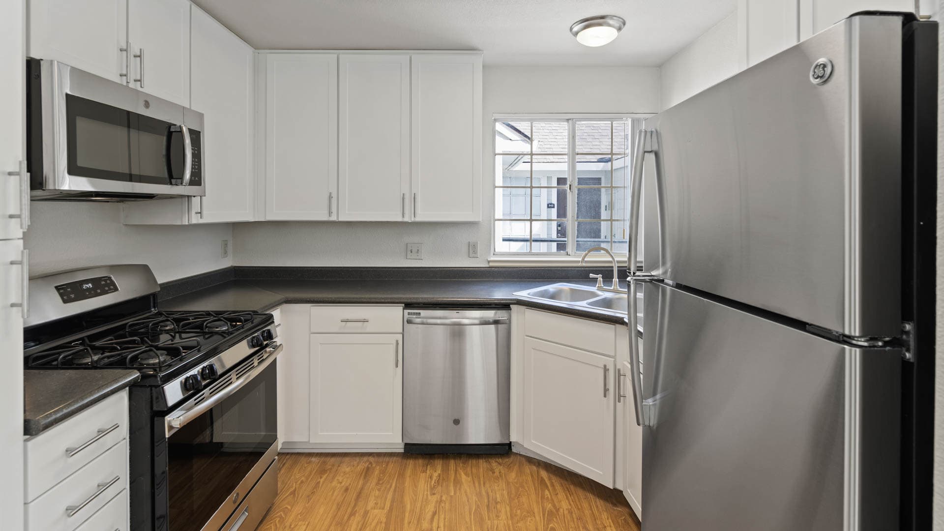 Schooner Bay Apartment Homes 3 of 8