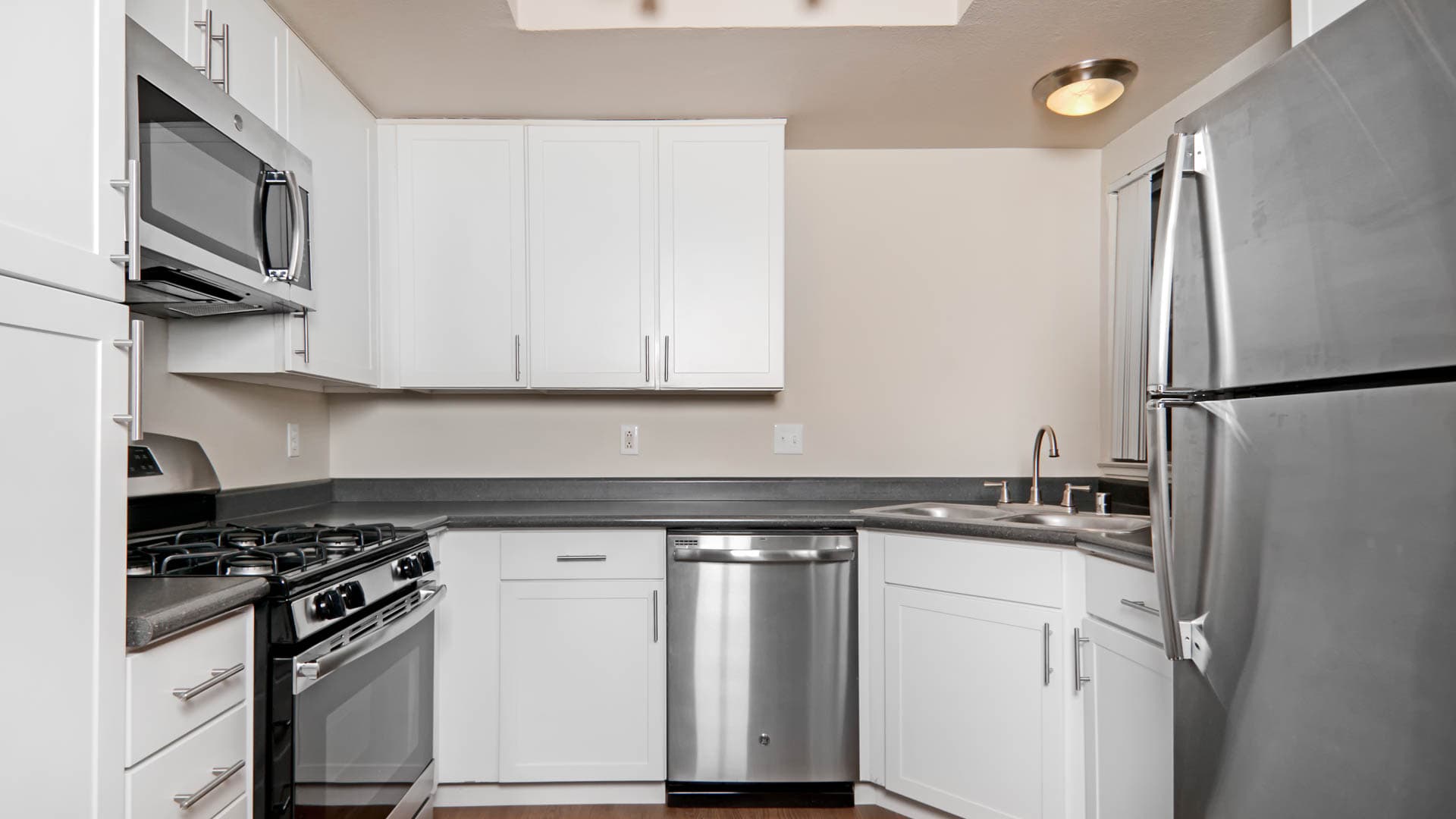 Schooner Bay Apartment Homes 5 of 37
