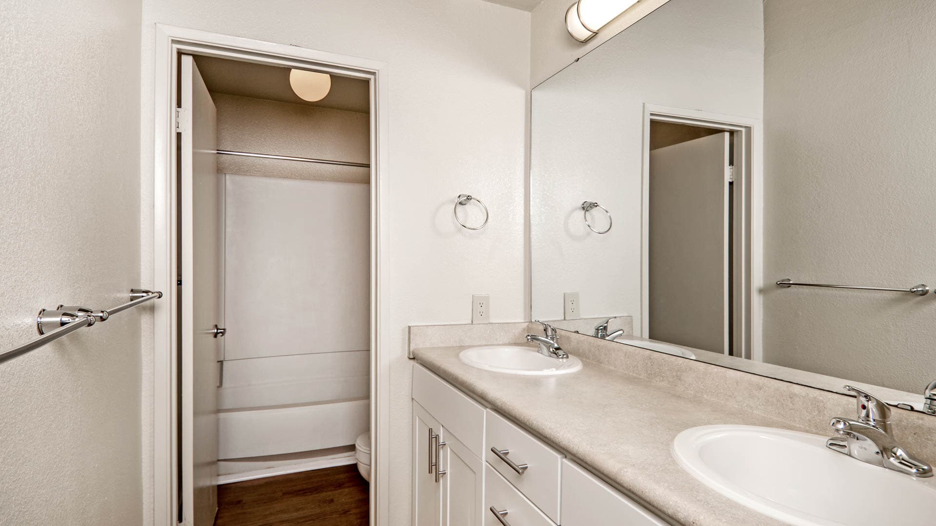 Schooner Bay Apartment Homes 1 of 12