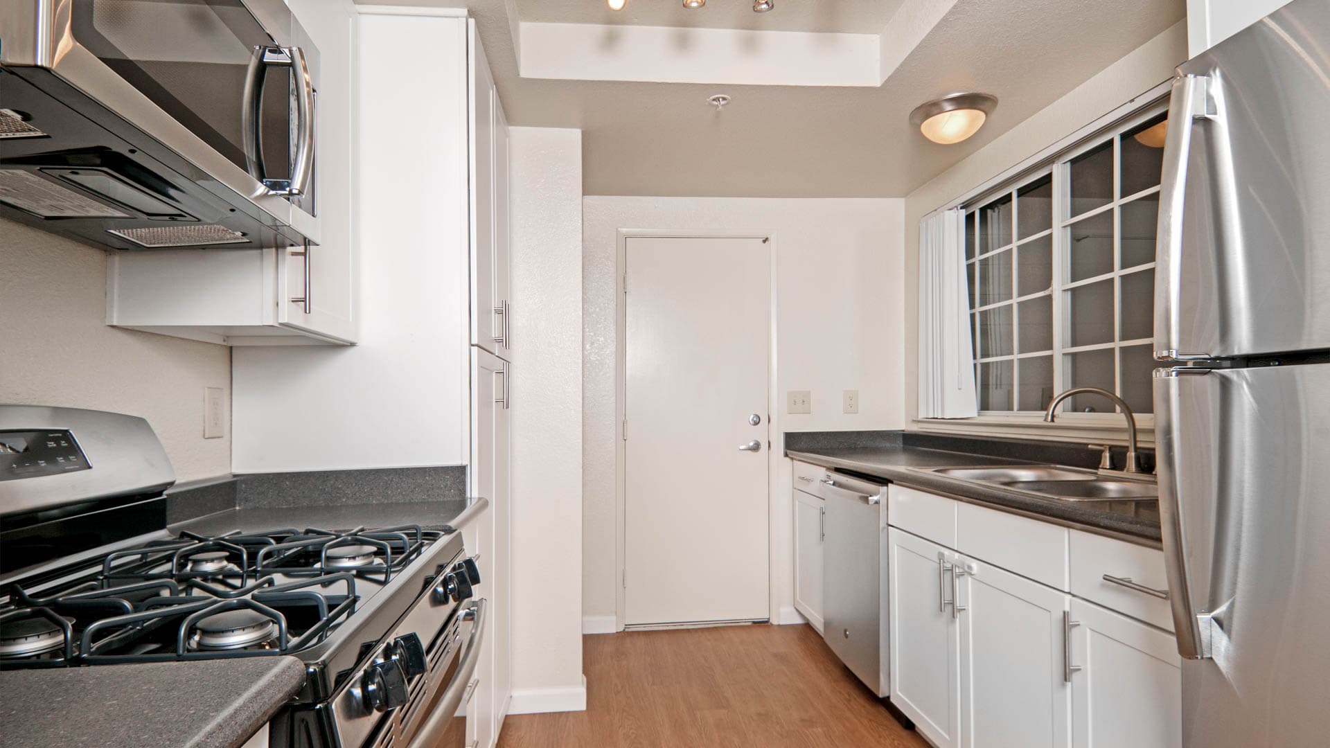 Schooner Bay Apartment Homes 3 of 12