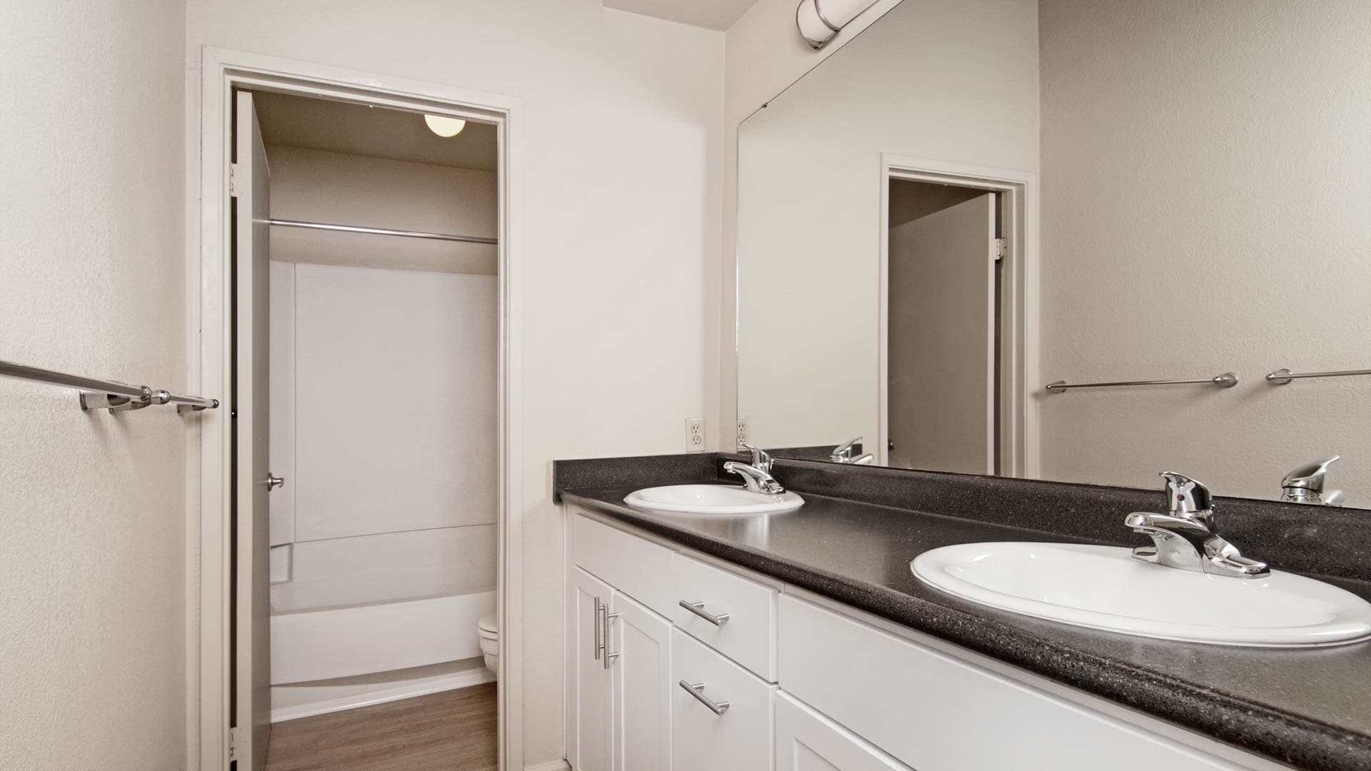 Schooner Bay Apartment Homes 5 of 12