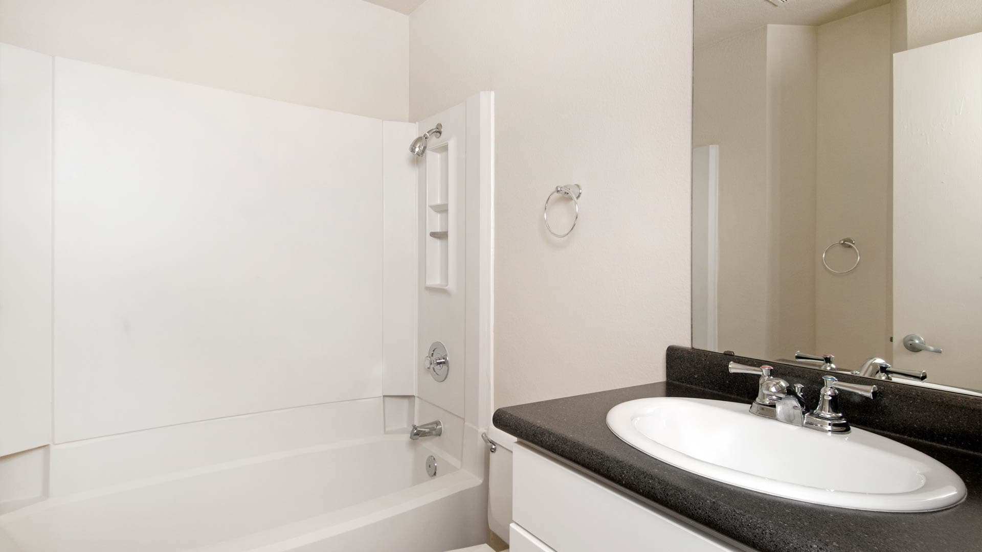 Schooner Bay Apartment Homes 6 of 12