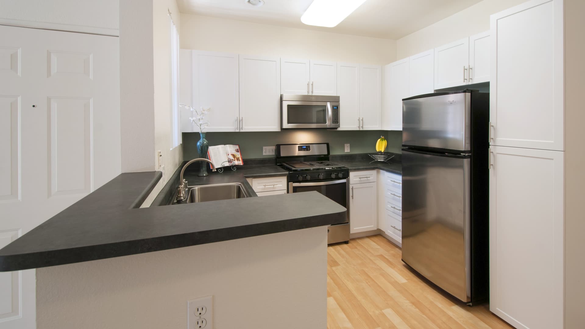 Skyview Apartments 3 of 12