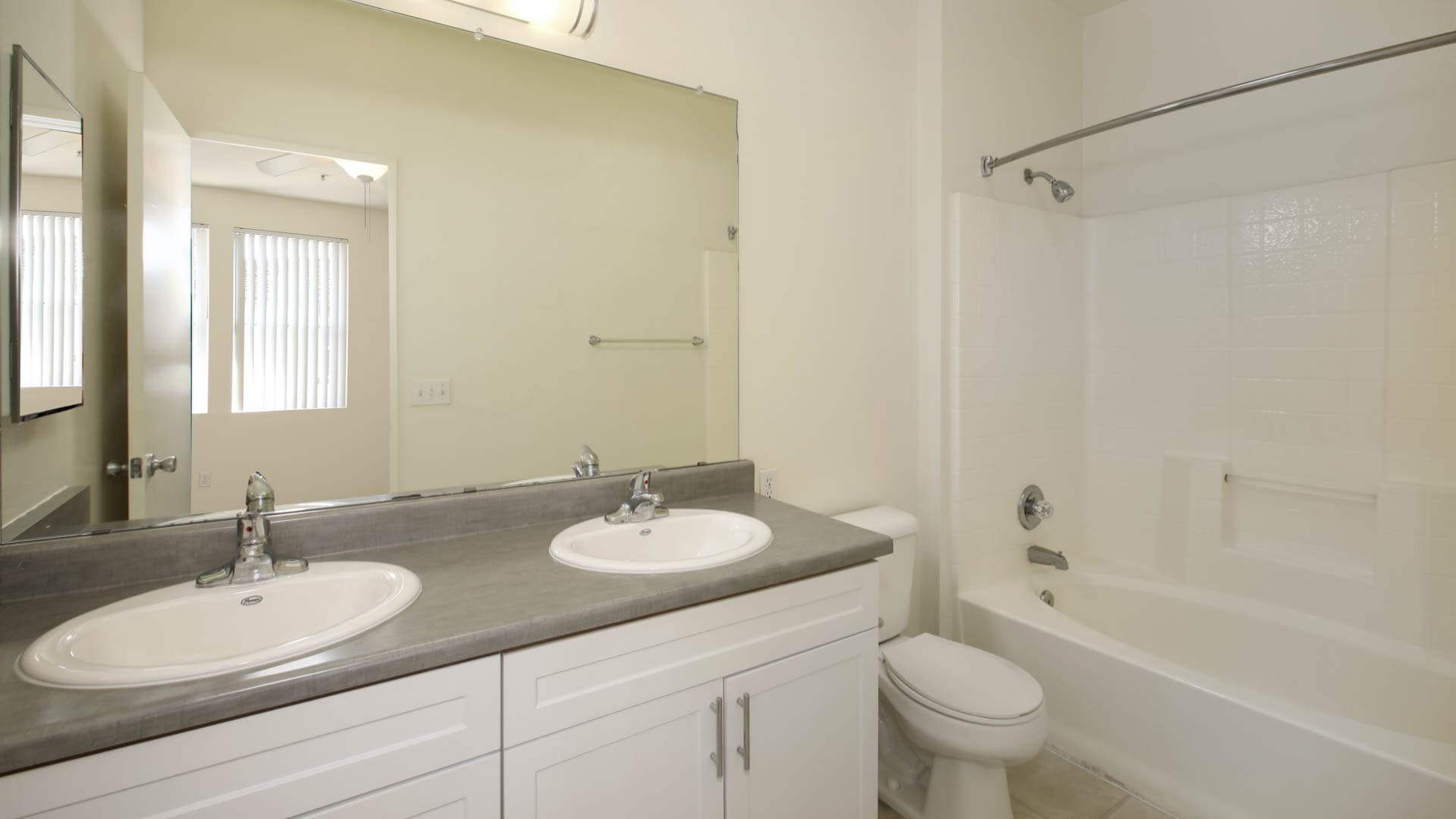 Skyview Apartments 5 of 8