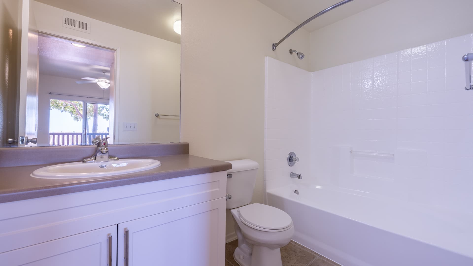 Skyview Apartments 4 of 11
