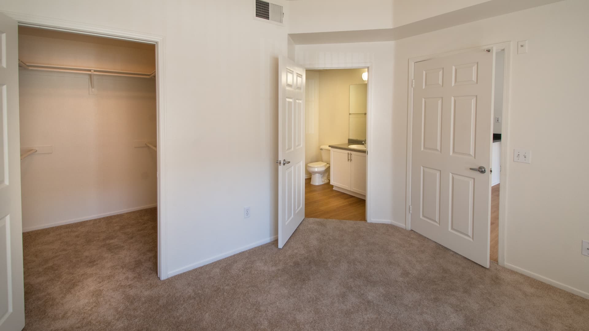 Sonterra at Foothill Ranch Apartments 6 of 8