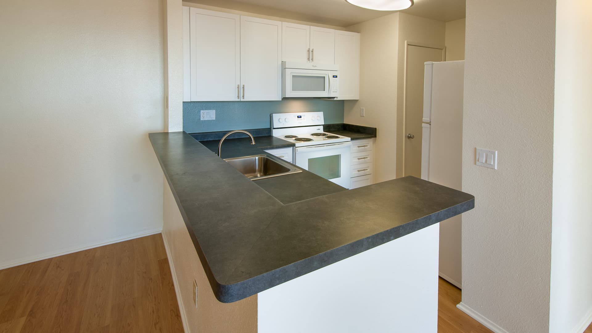 Canyon Ridge Apartments 1 of 3