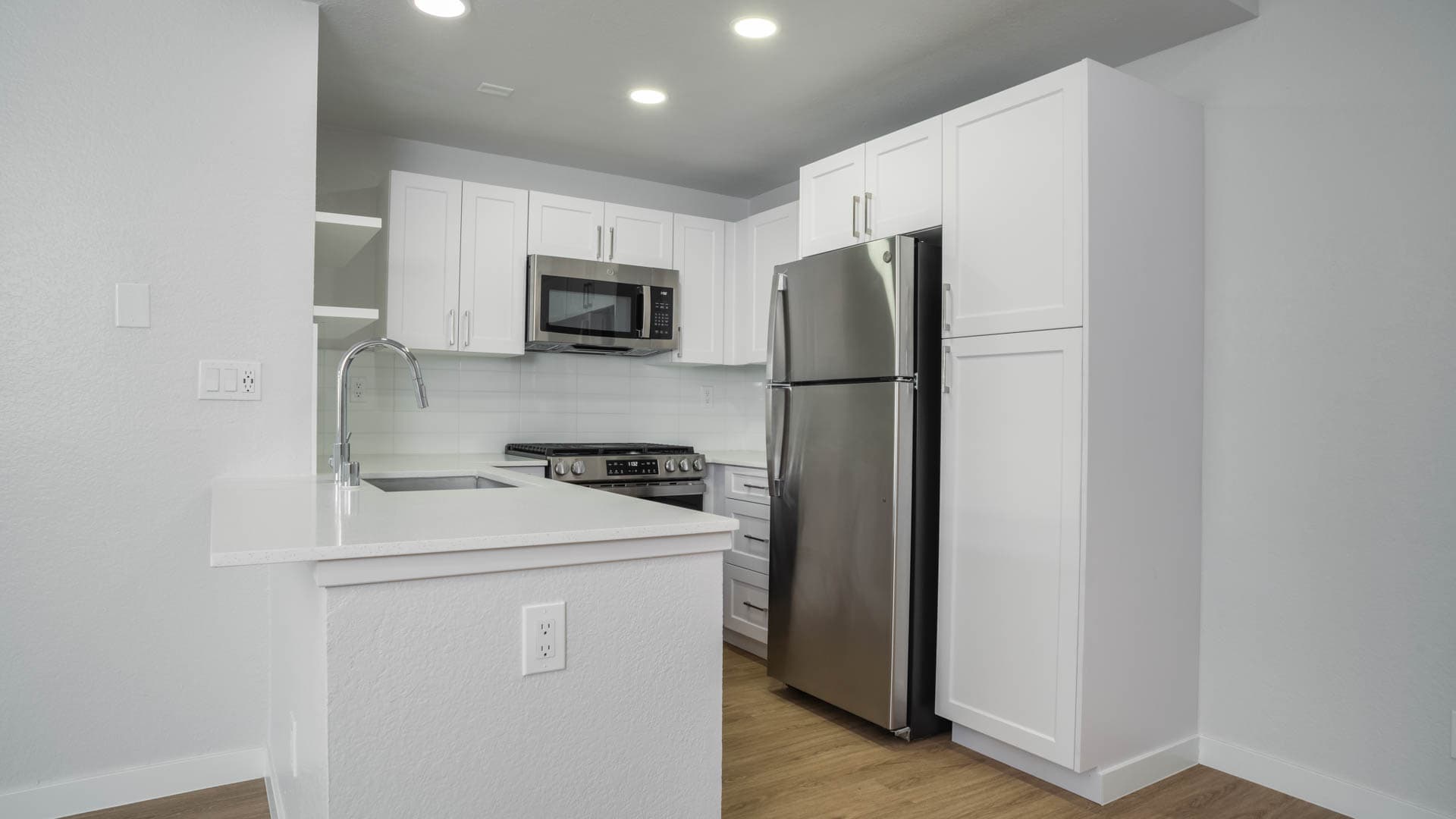 Vista Del Lago Apartments 7 of 104