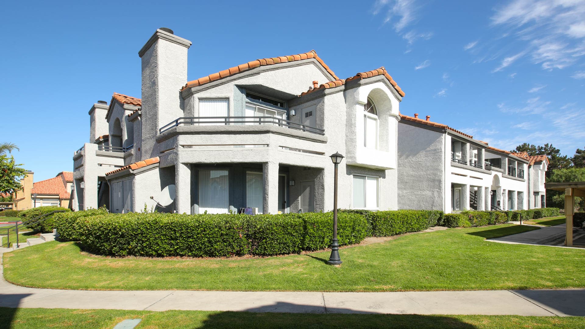 Vista Del Lago Apartments 3 of 104