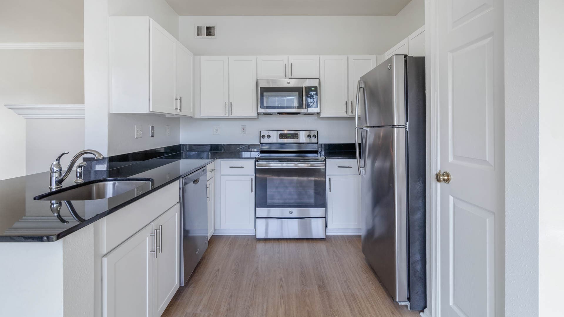 The Reserve at Fairfax Corner Apartments 5 of 10