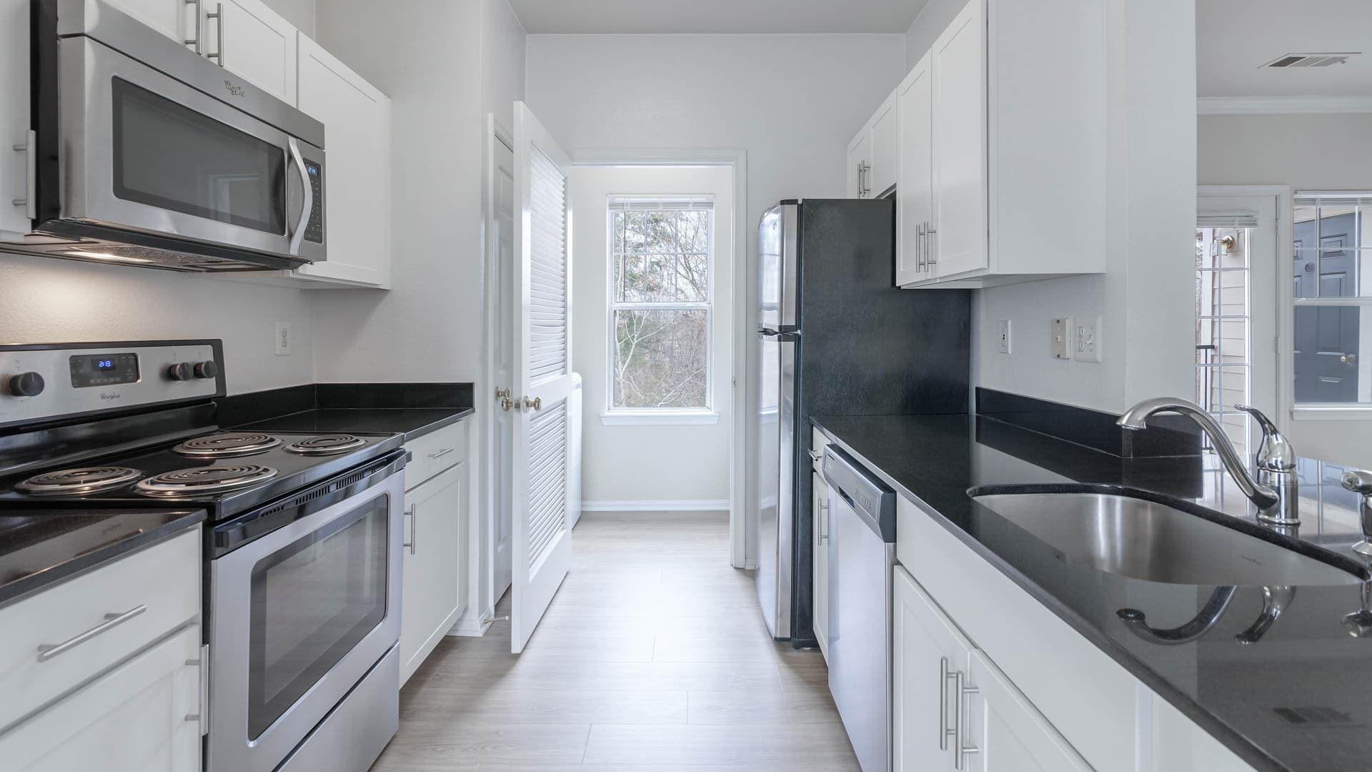 The Reserve at Fairfax Corner Apartments 7 of 14