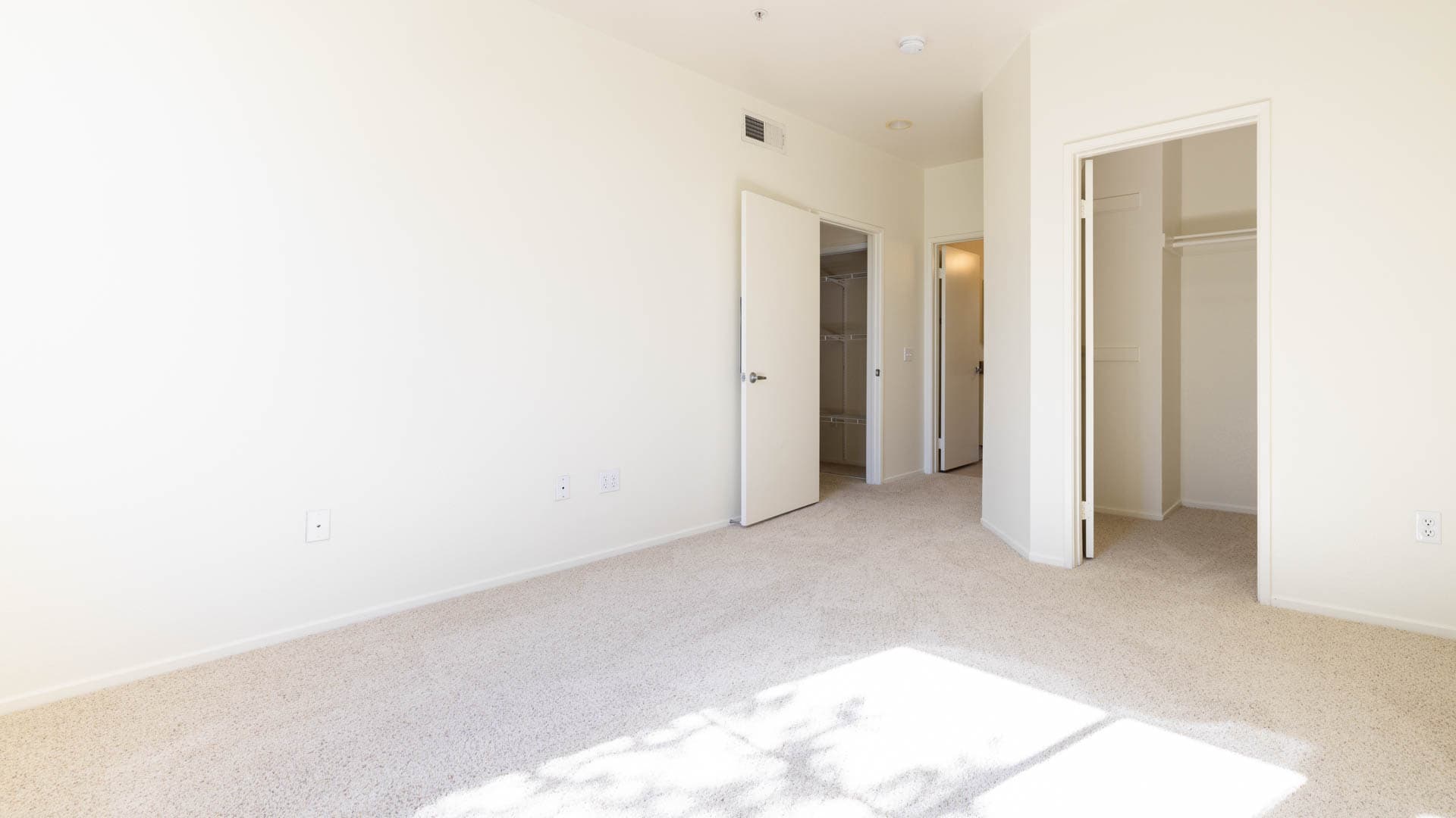 Centre Club Apartments 7 of 12
