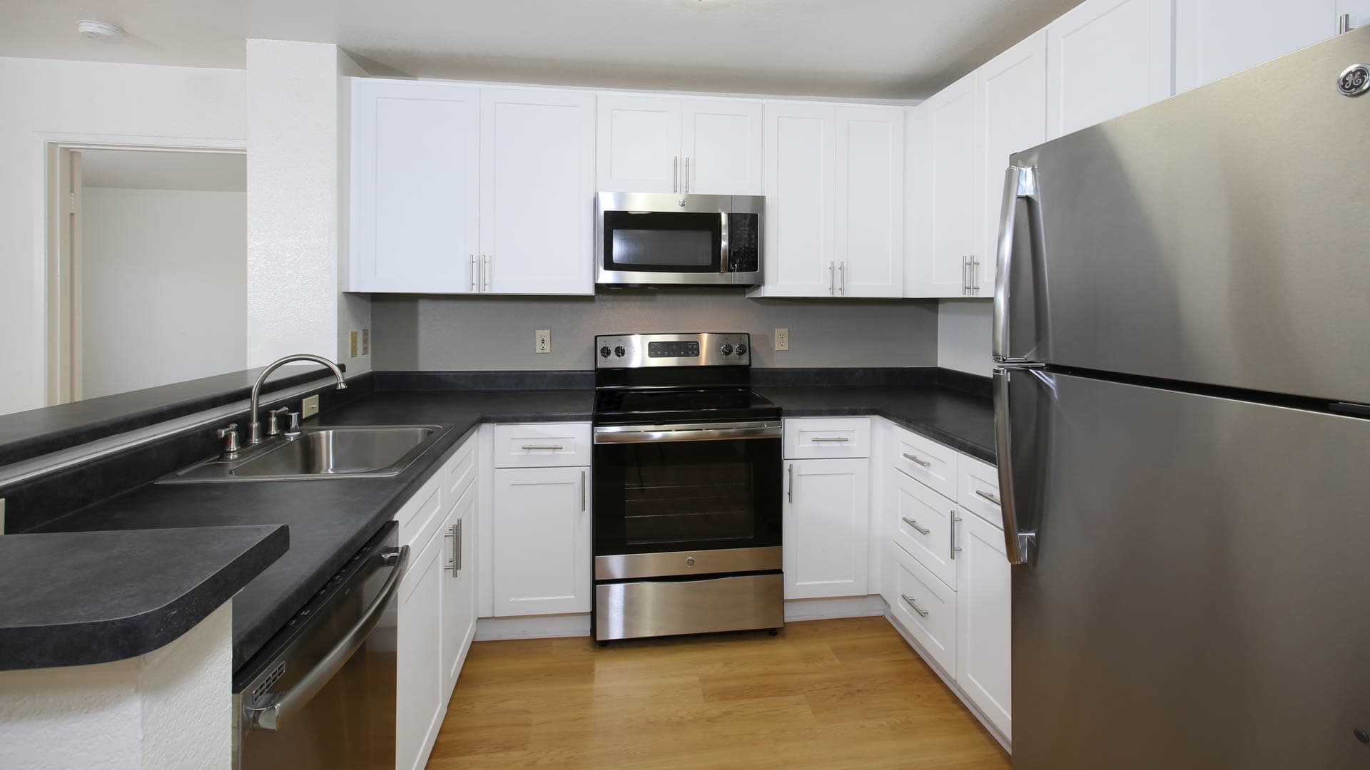 Centre Club Apartments 3 of 5