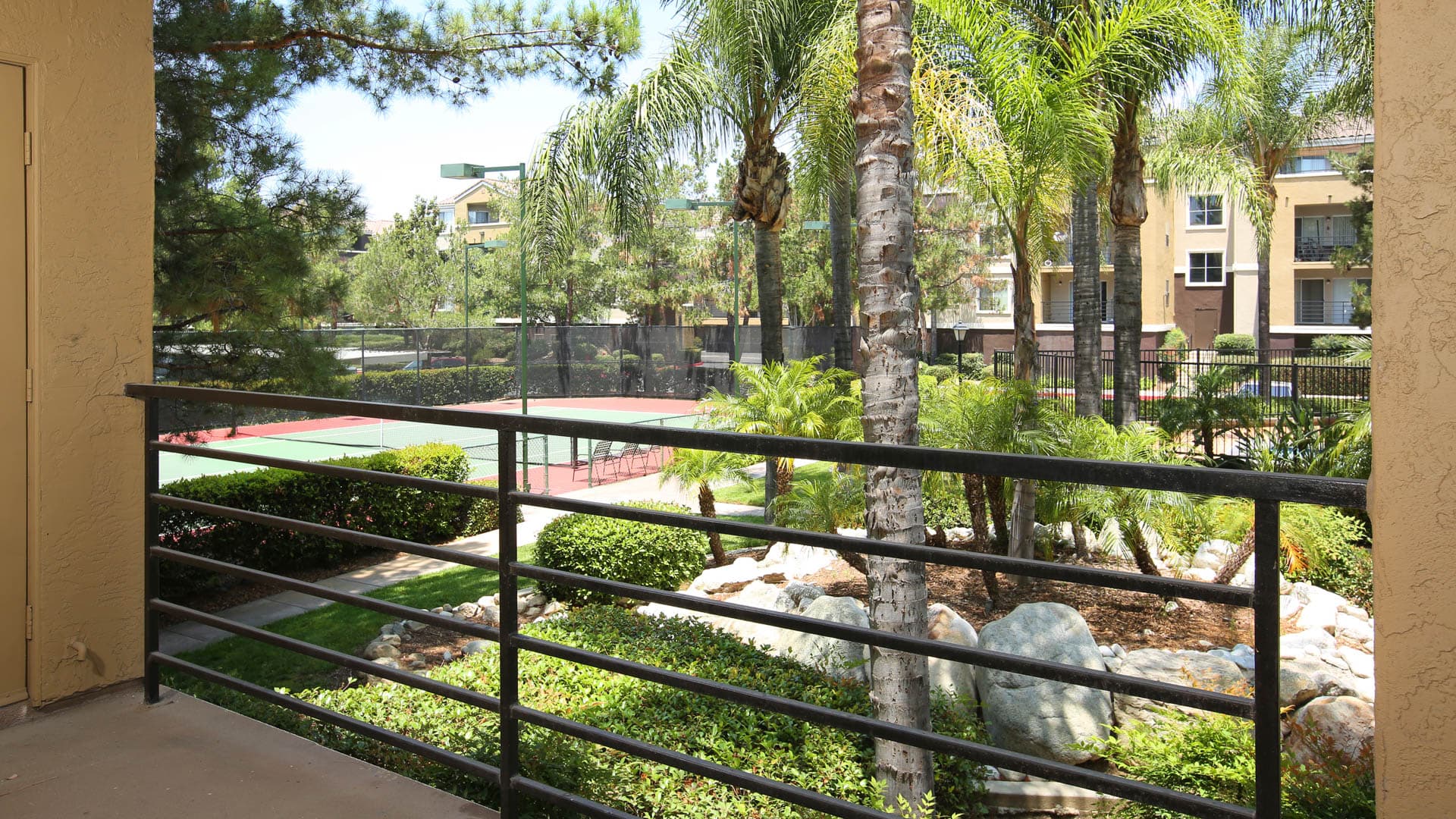 Centre Club Apartments 2 of 5