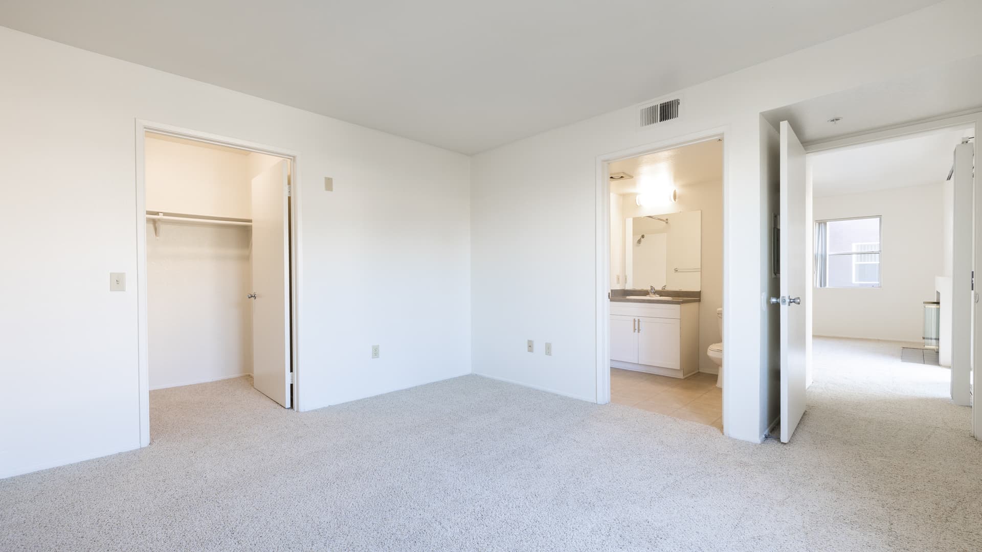 Centre Club Apartments 5 of 8