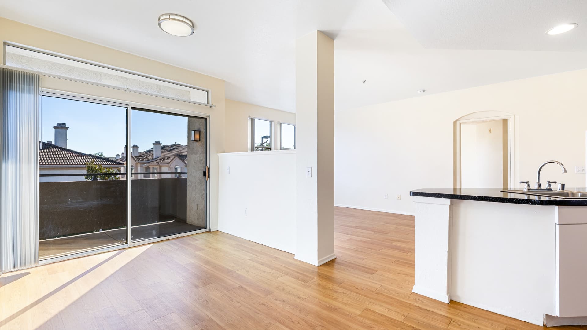 Centre Club Apartments 2 of 13