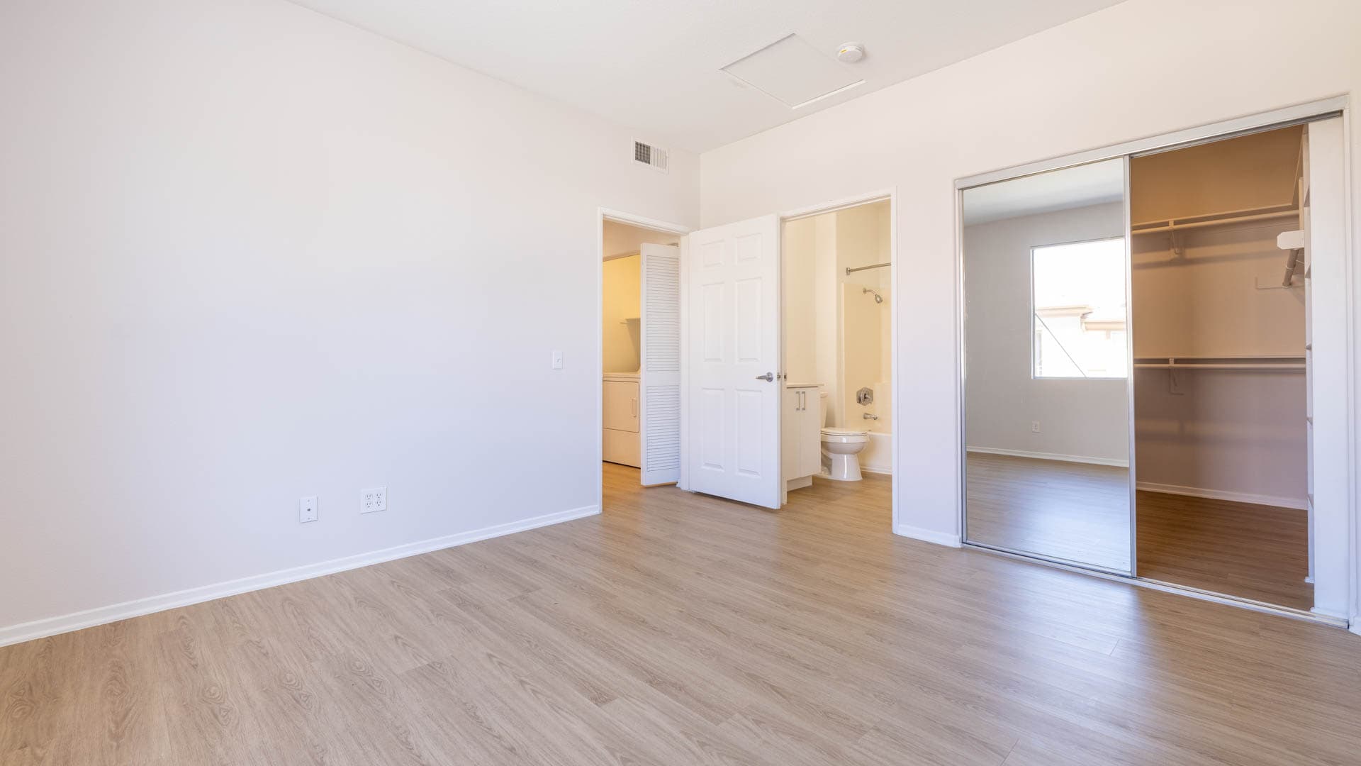 The Oaks Apartments 4 of 11