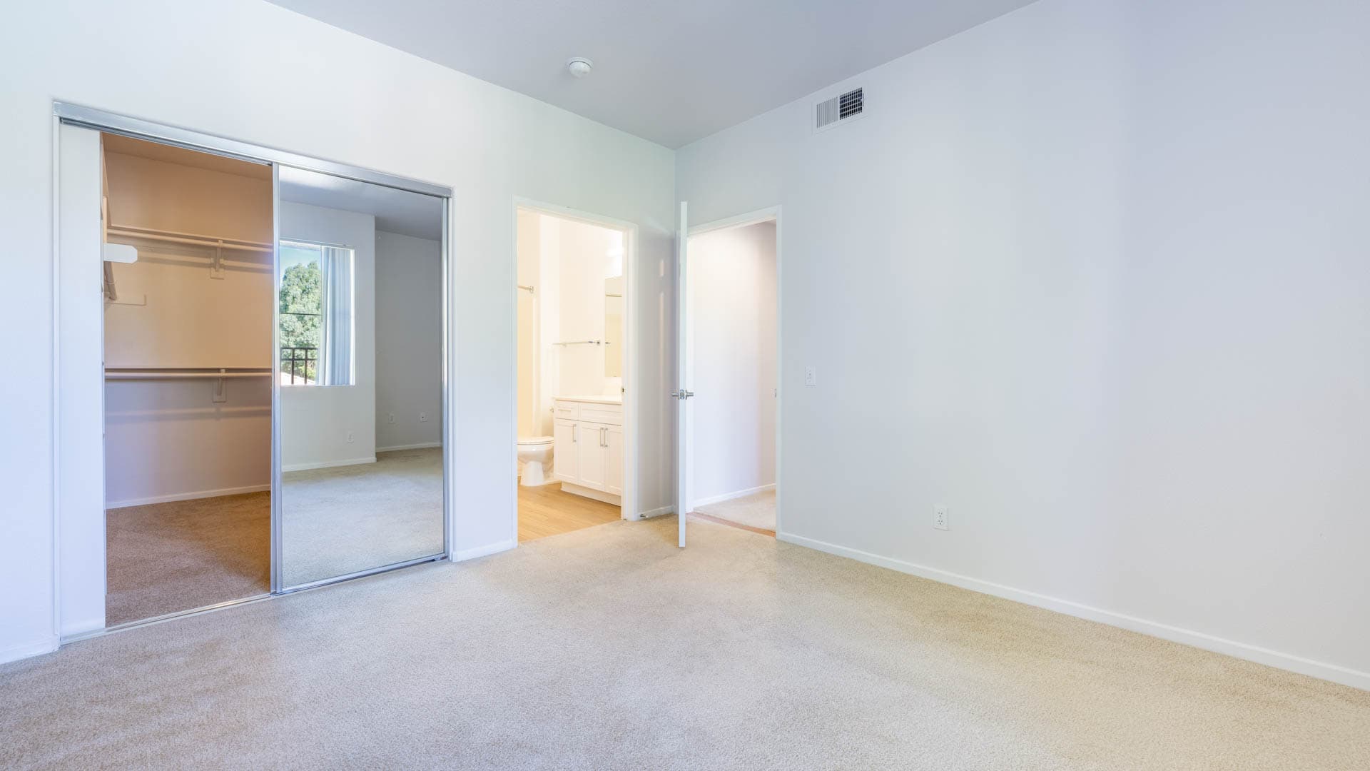 The Oaks Apartments 6 of 9