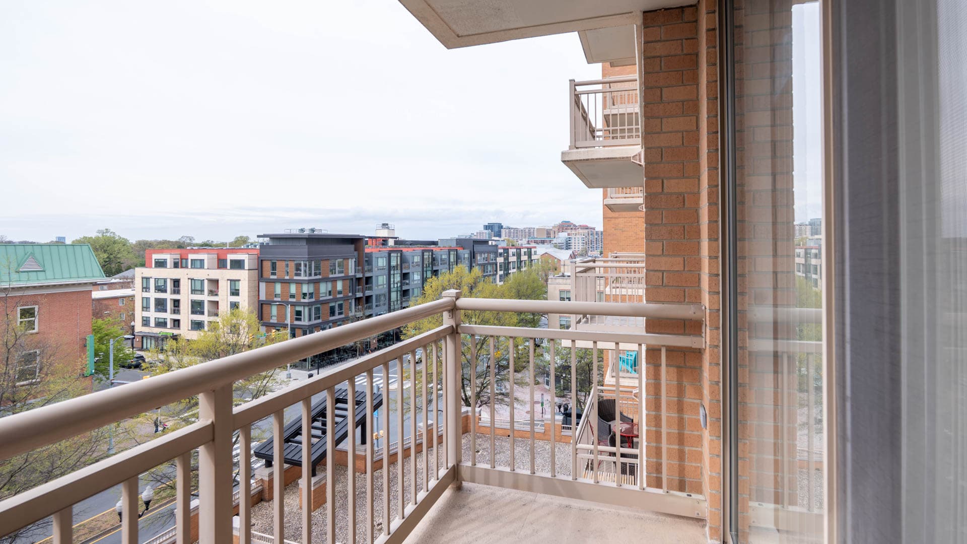 The Reserve at Clarendon Centre Apartments 8 of 9