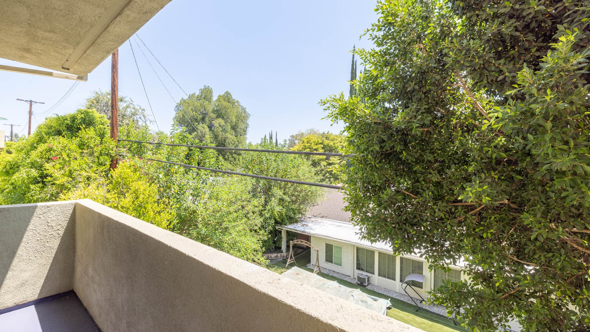 Arlo Woodland Hills Apartments 5 of 15