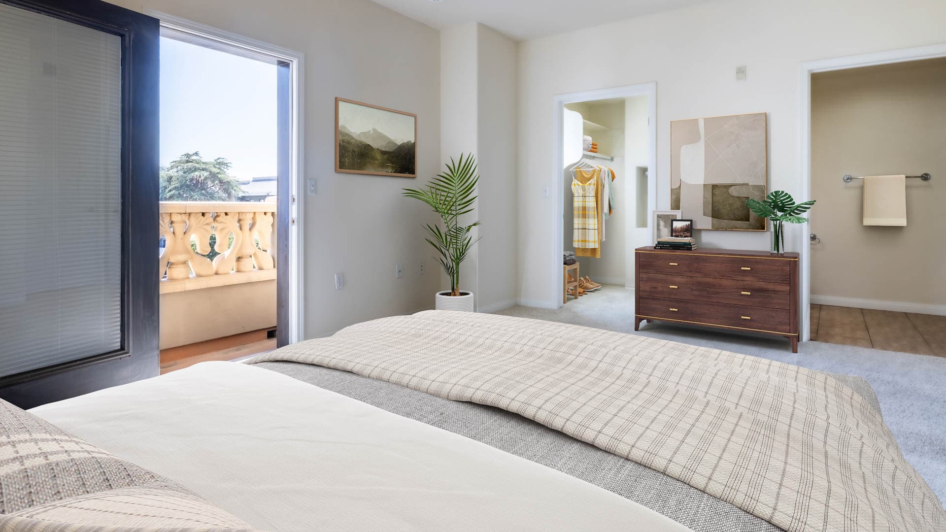 Versailles Koreatown Apartments 11 of 12