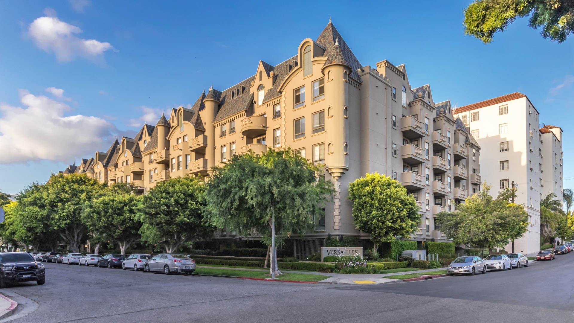 Versailles Koreatown Apartments 1 of 8