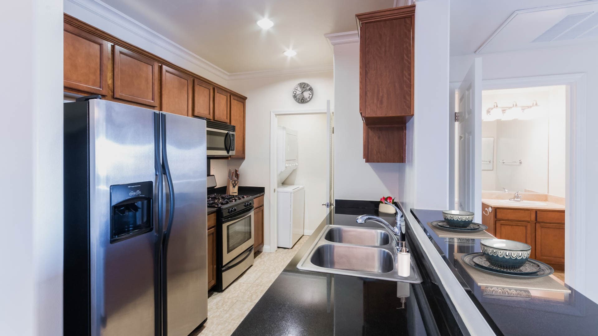 Versailles Koreatown Apartments 6 of 17