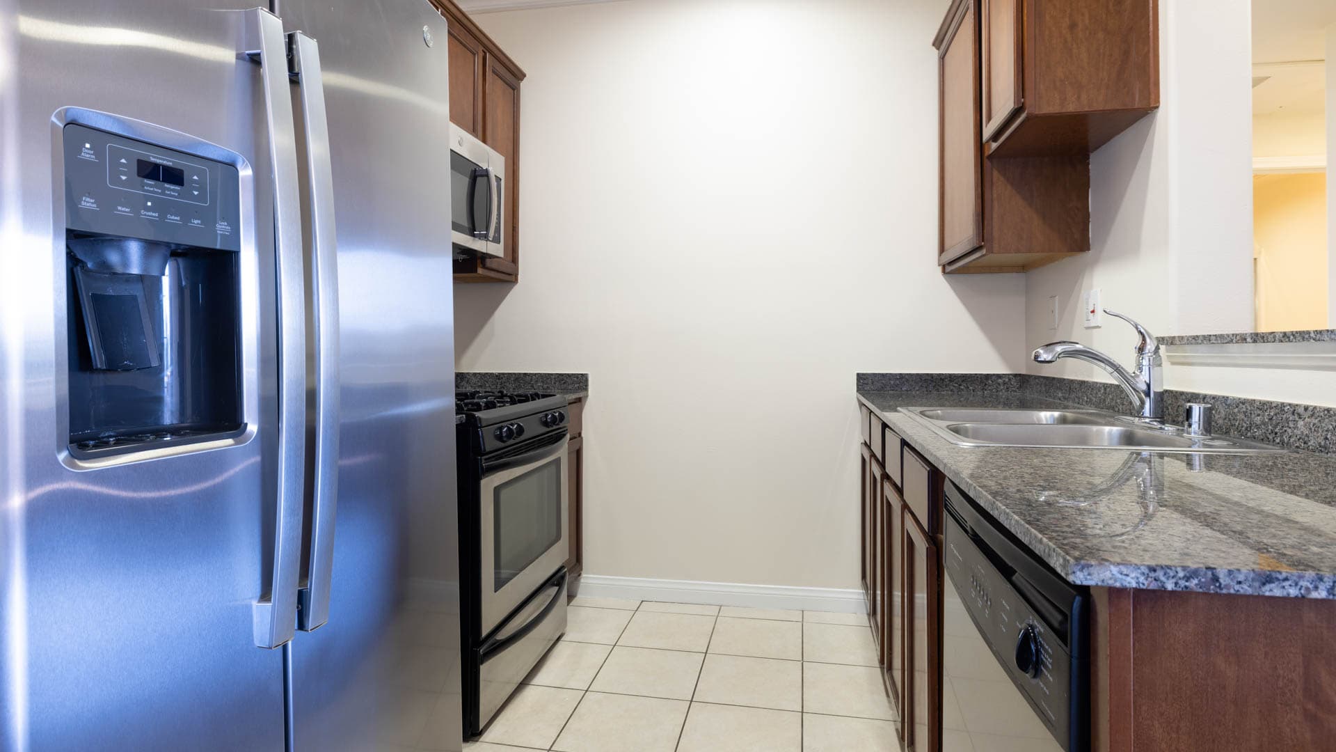 Versailles Koreatown Apartments 4 of 12