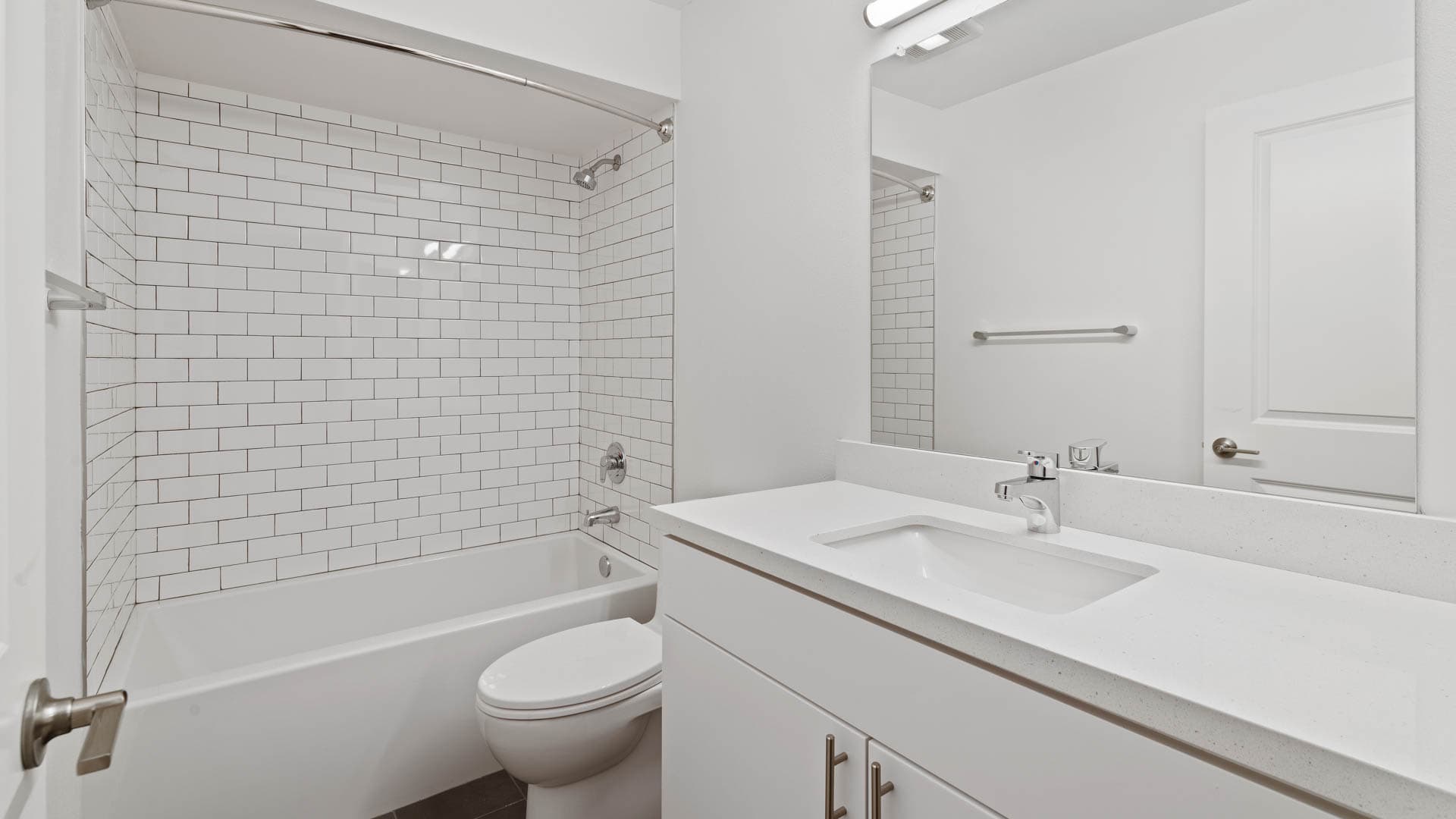 Lorien Ivy Apartments 10 of 12