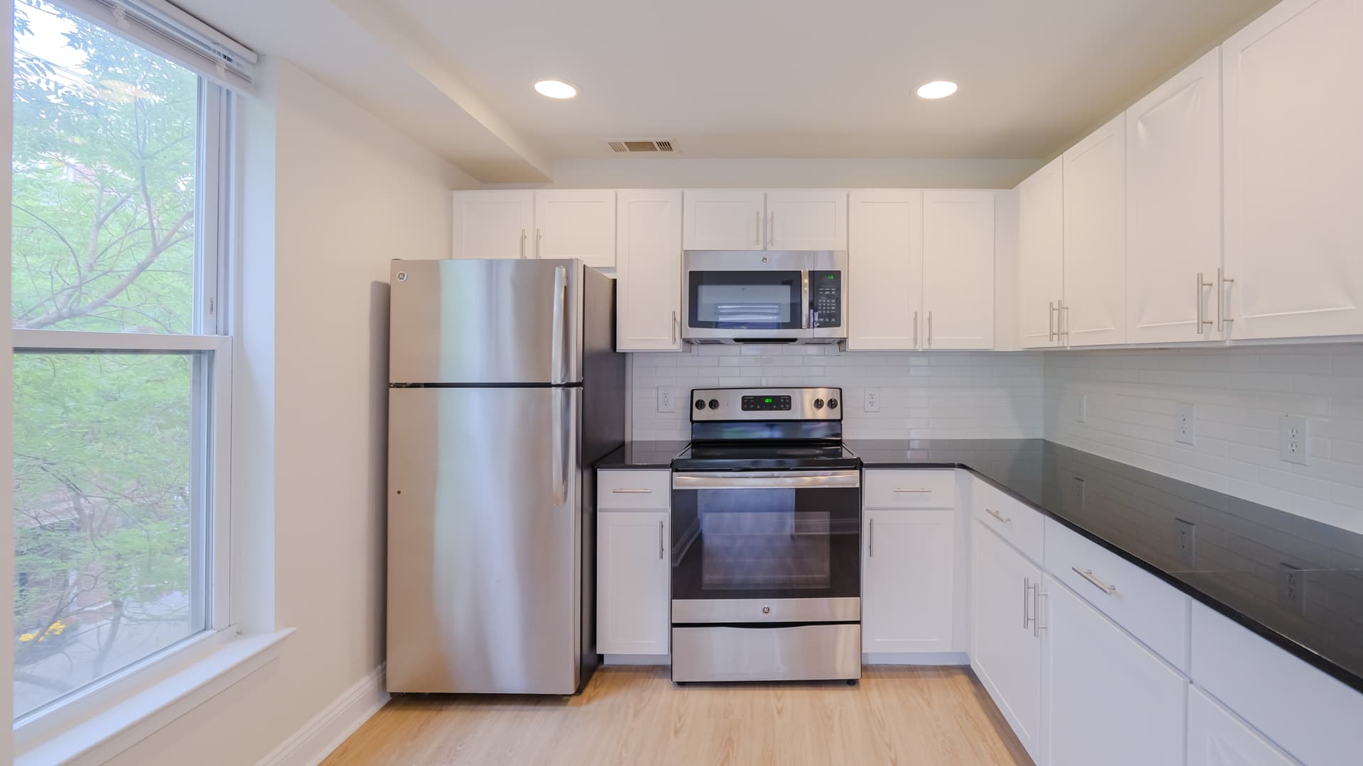 Hudson Point Apartments 2 of 12