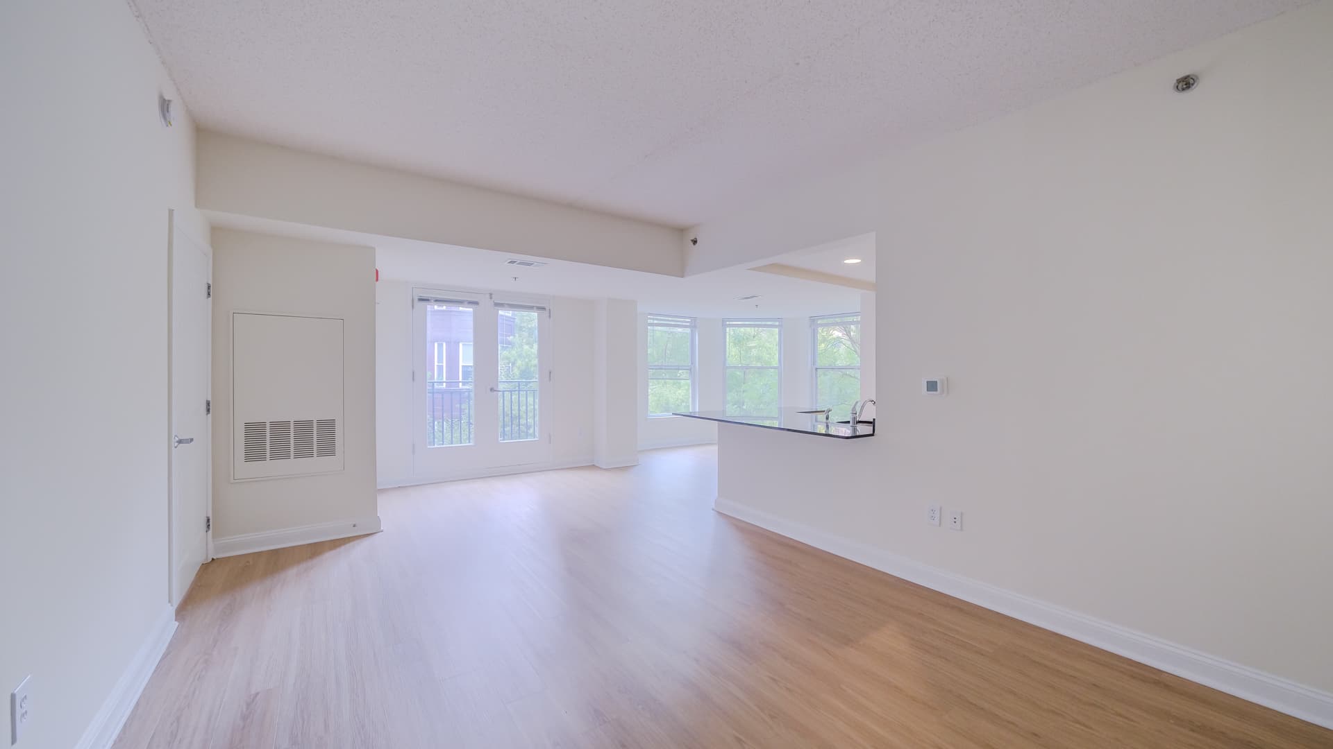 Hudson Point Apartments 4 of 12