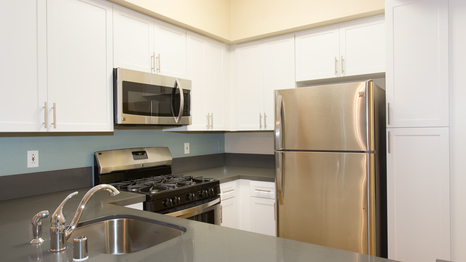 Bay Hill Apartments 1 of 5