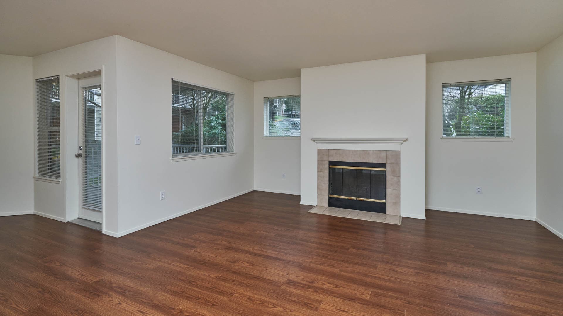 Ivorywood Apartments 4 of 8