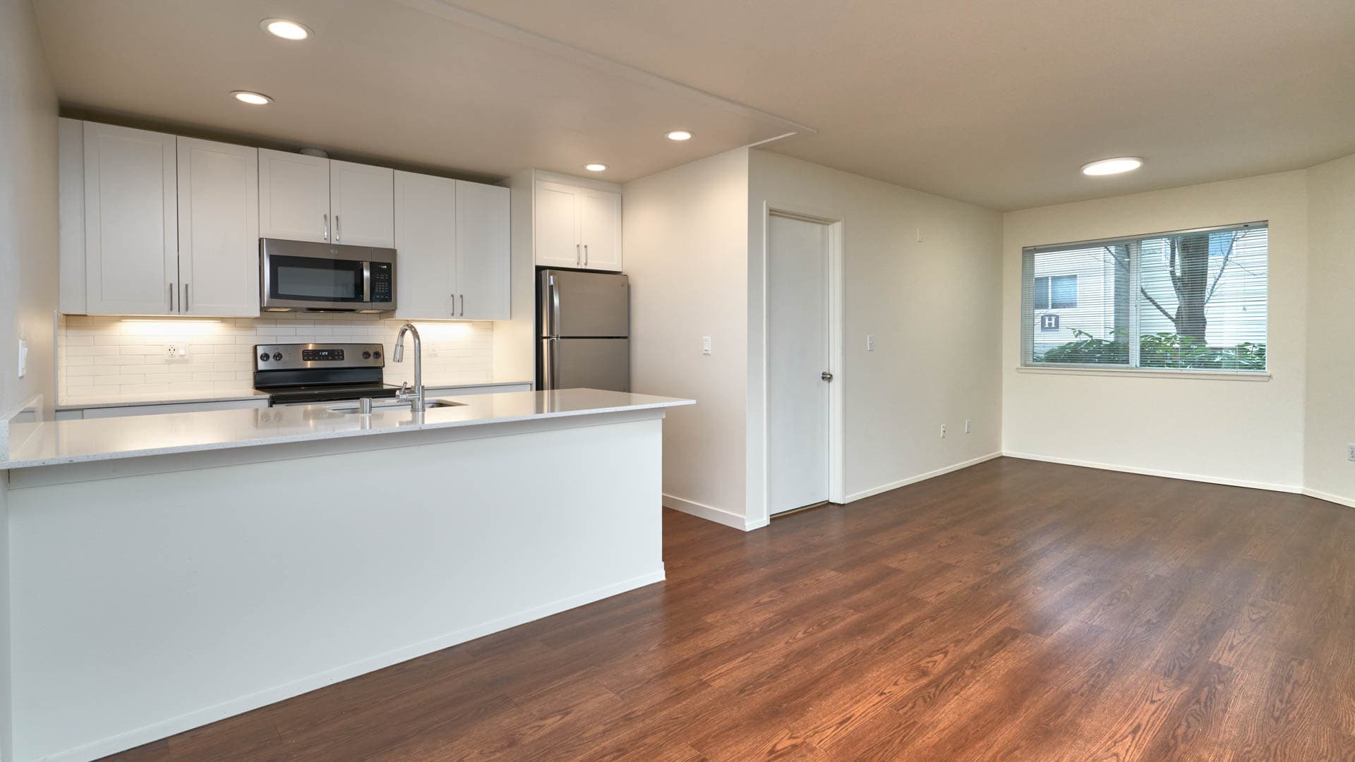 Ivorywood Apartments 5 of 8