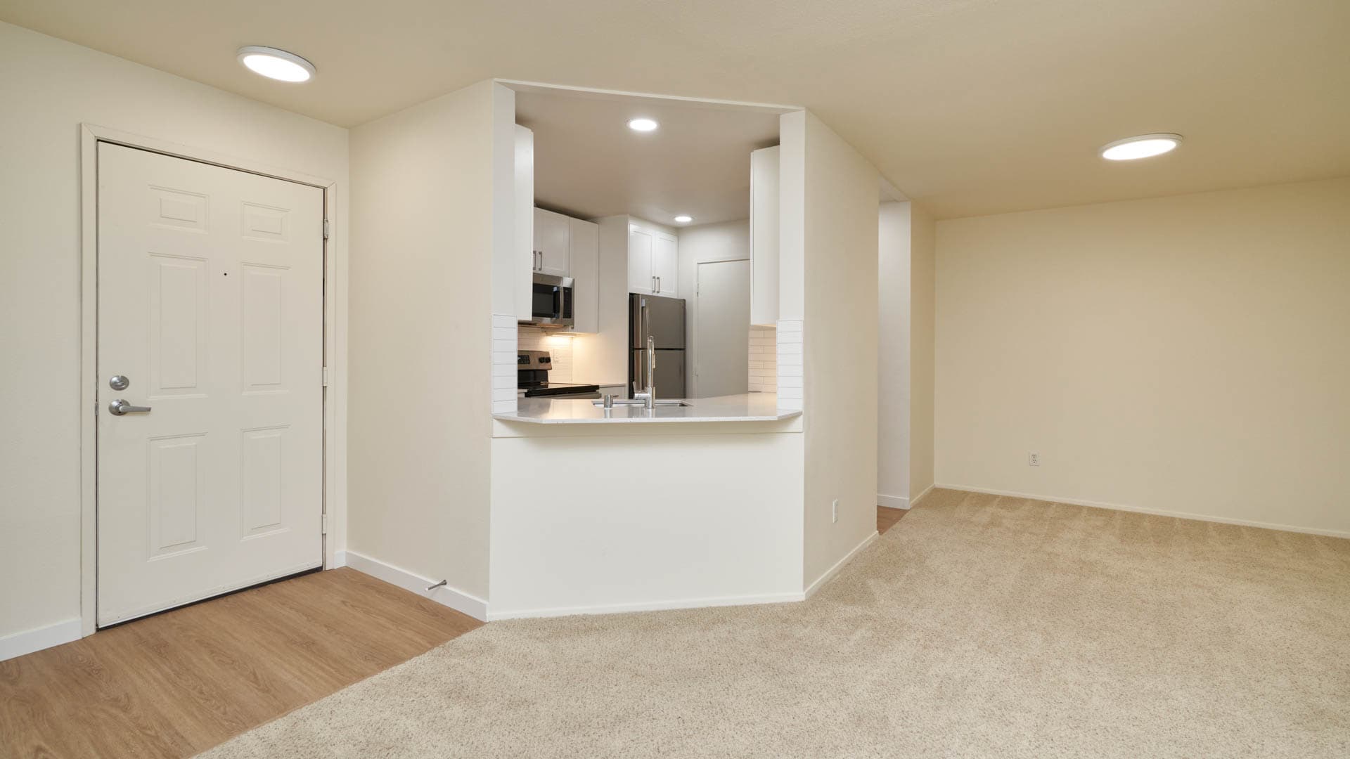 Ivorywood Apartments 3 of 6