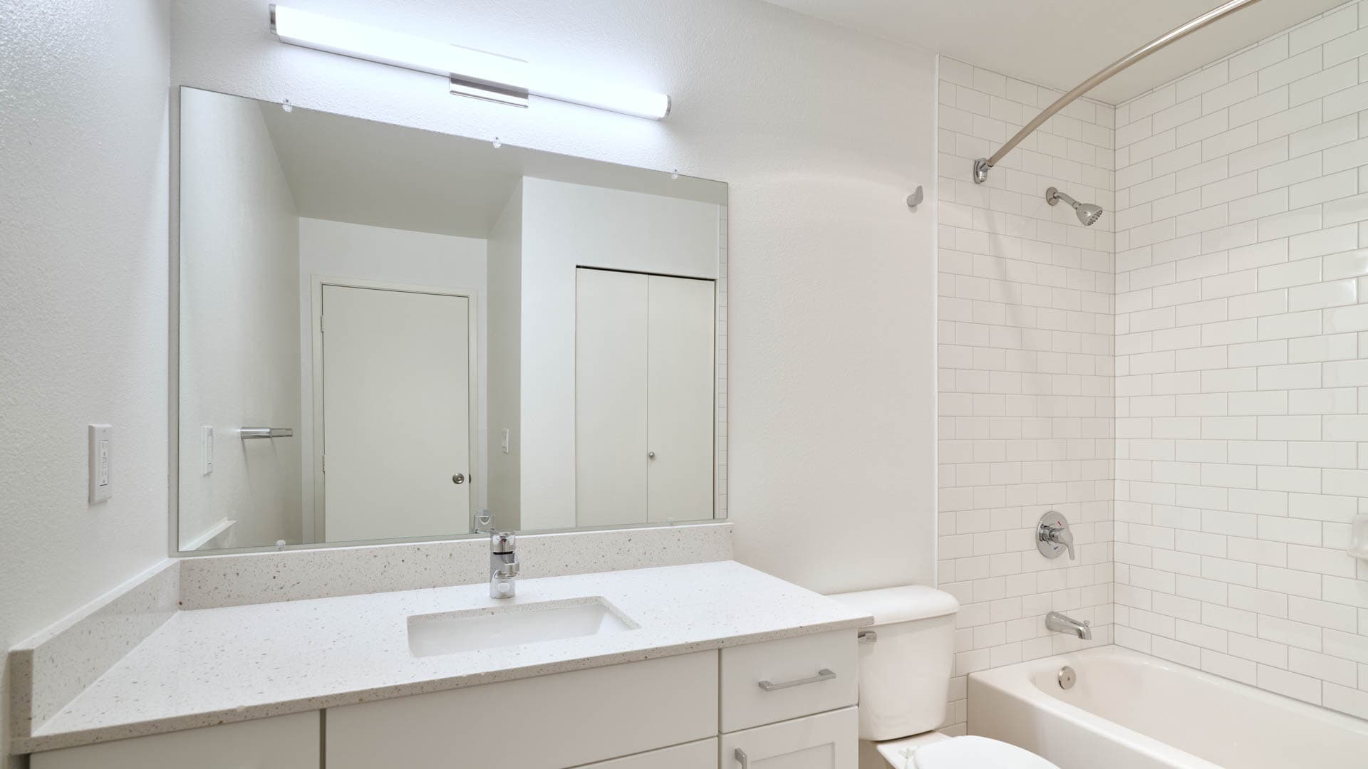 Ivorywood Apartments 5 of 6