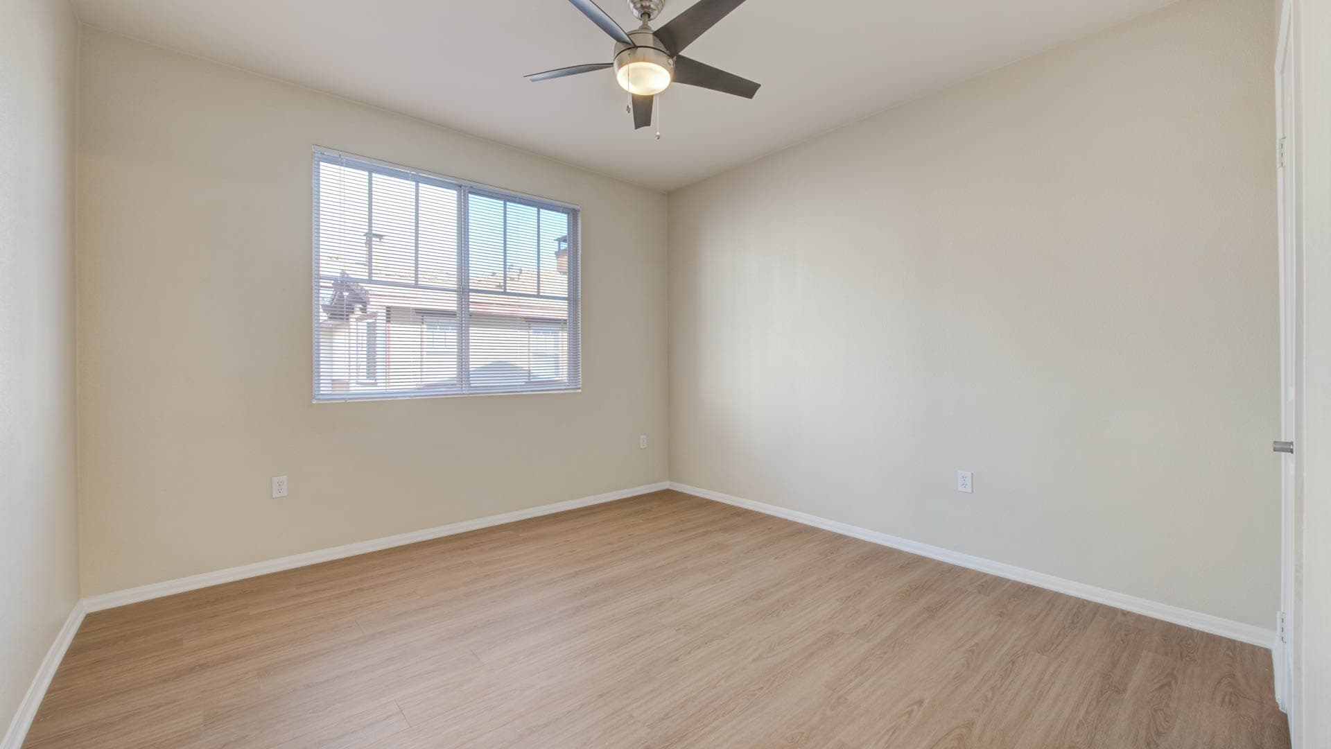 The Reserve at Empire Lakes Apartments 6 of 10