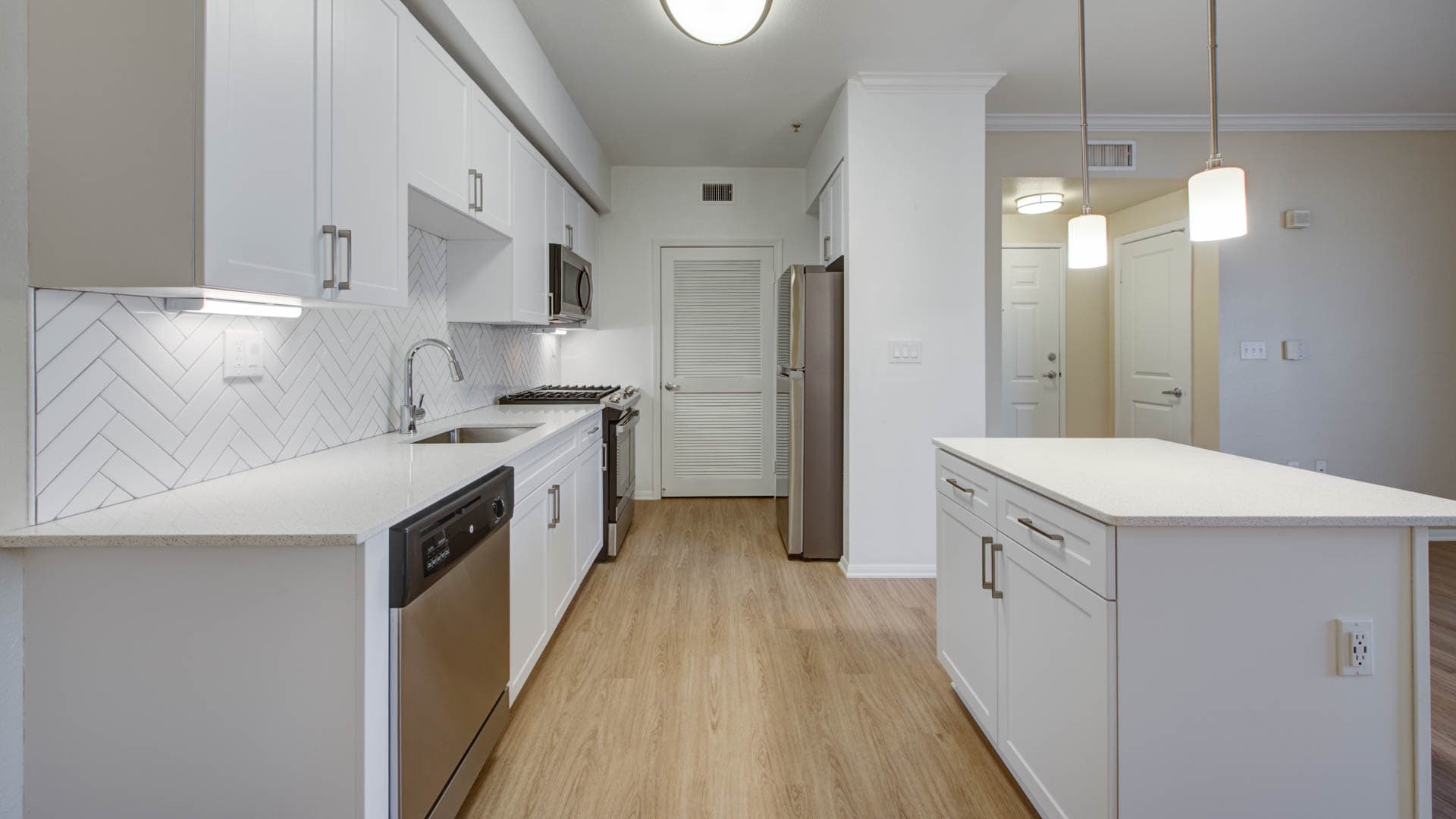 The Reserve at Empire Lakes Apartments 9 of 10