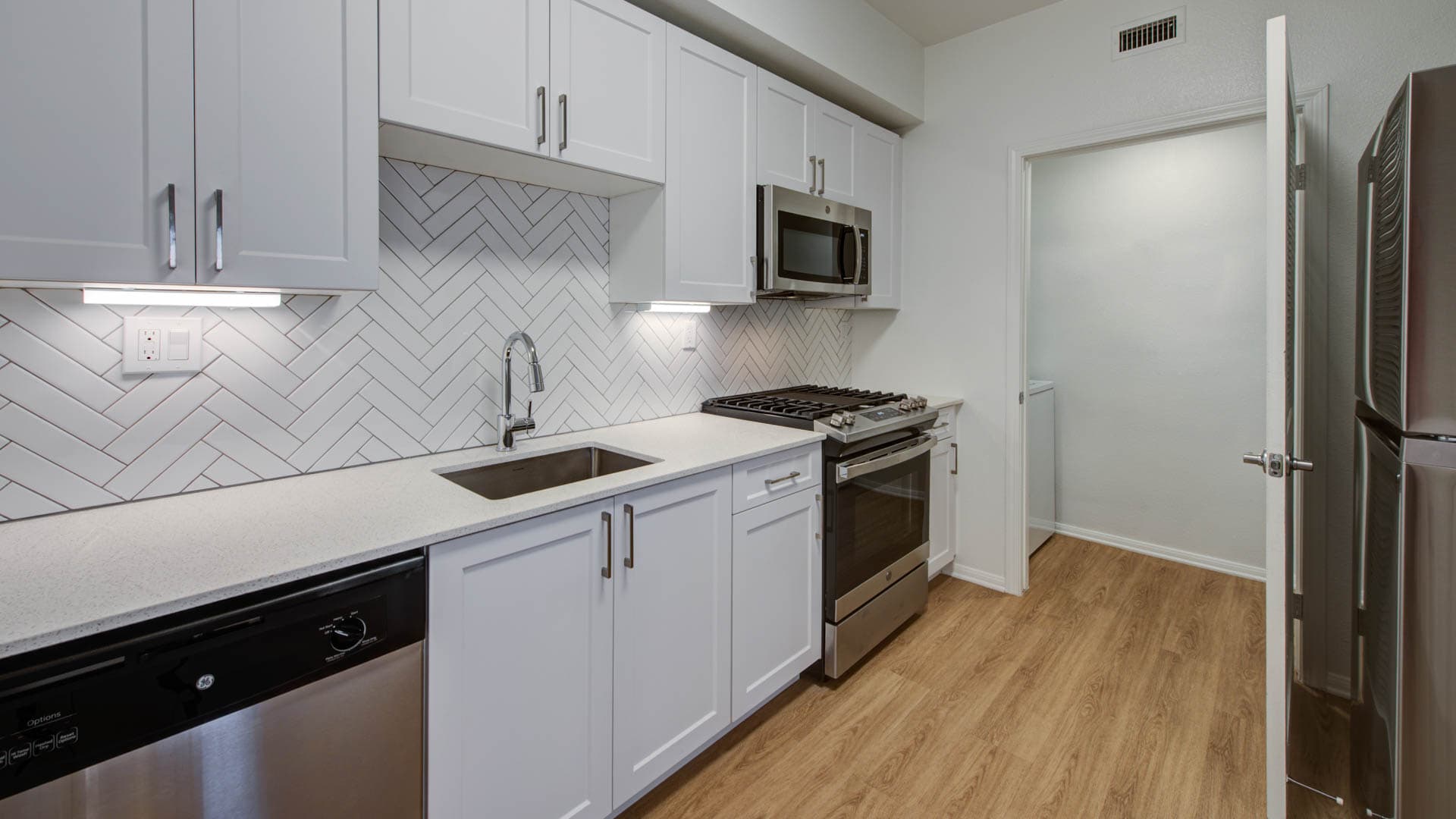 The Reserve at Empire Lakes Apartments 8 of 10