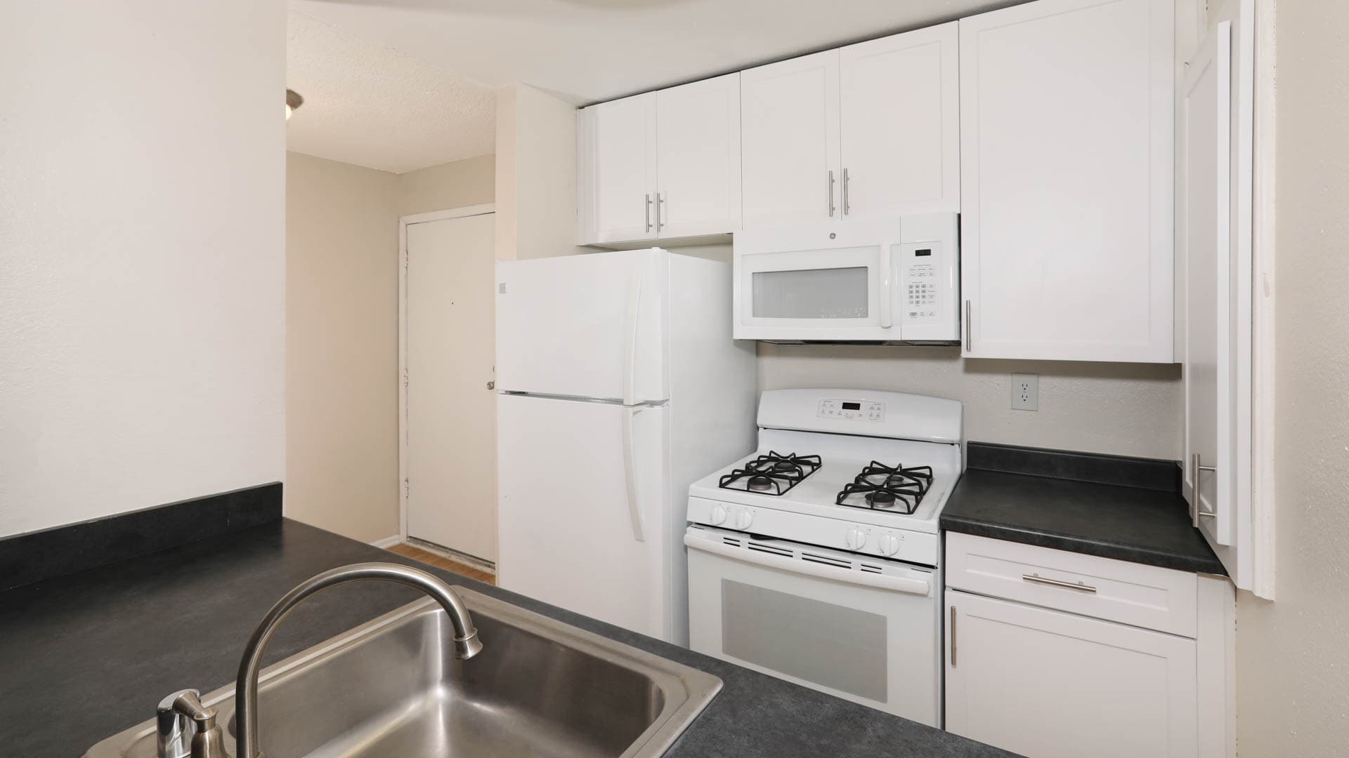 Virgil Square Apartments 4 of 31